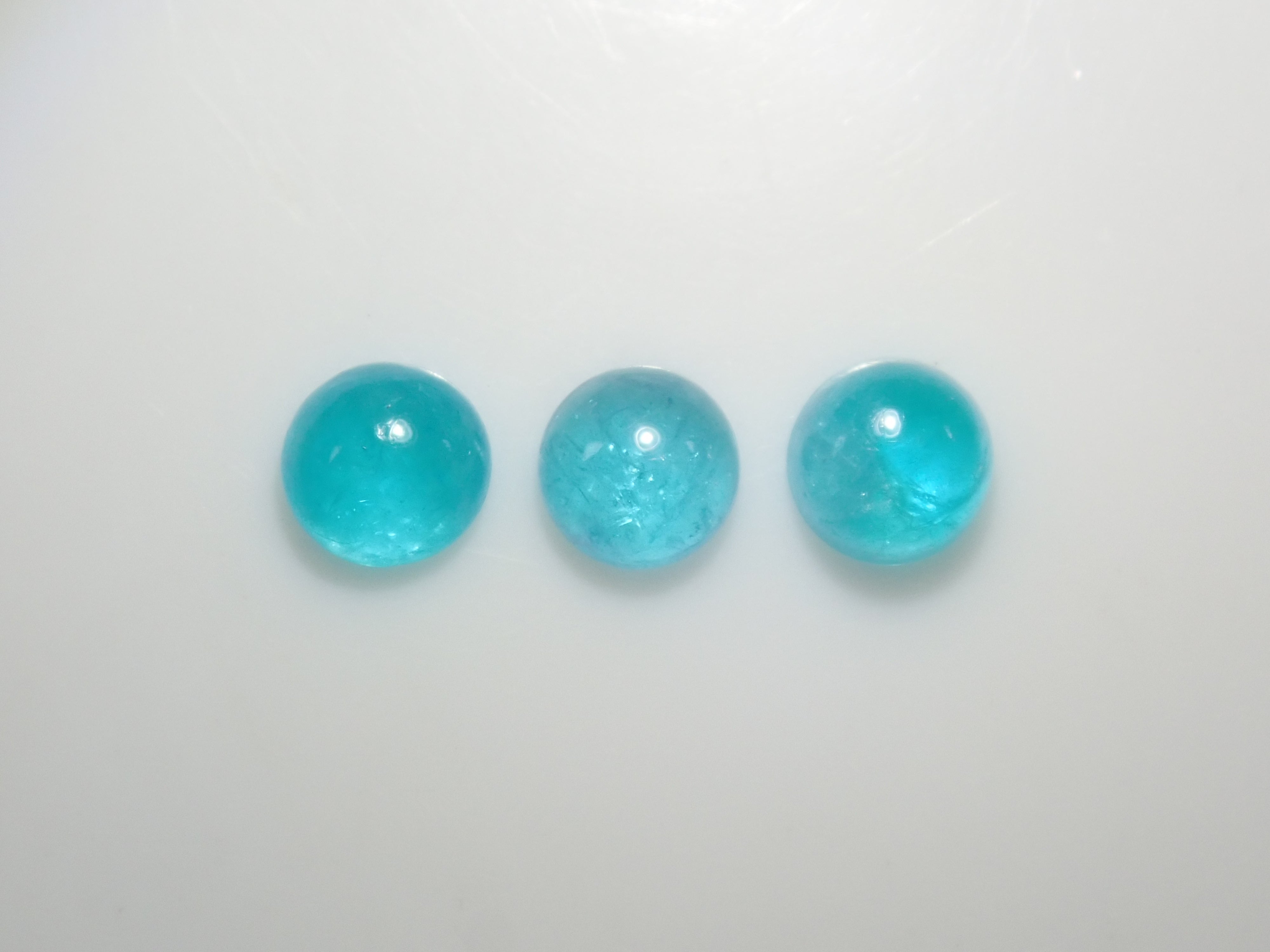 巴西帕拉伊巴碧璽(凸面切割,約2.2毫米)1顆裸石(多件購買可享折扣)