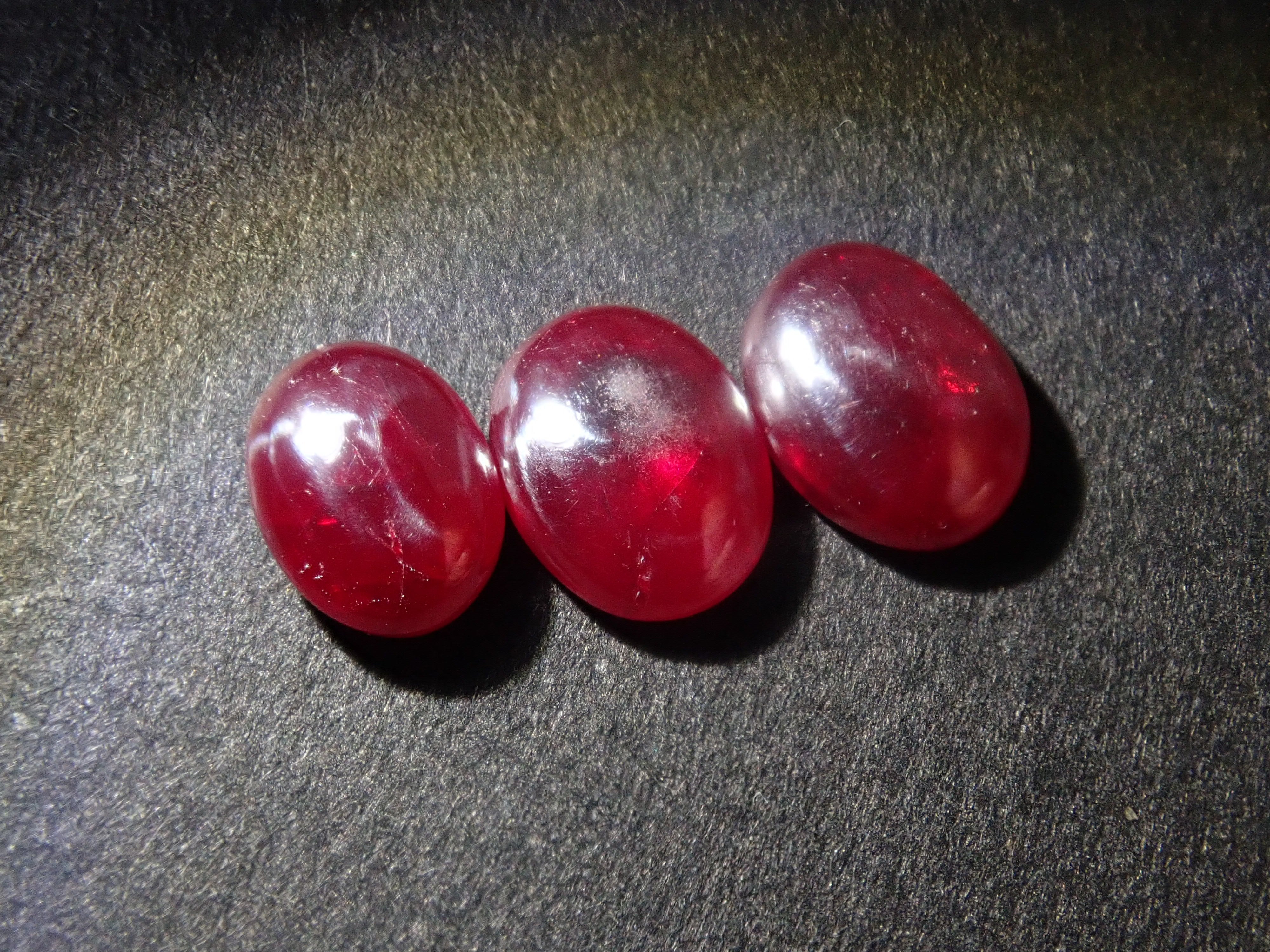 《Limited to 3 stones》Yunnan Cinnabar 1-Stone Loose Gemstone (Avg. 1.55ct, All stones with certificate)《Multiple purchase discount available》