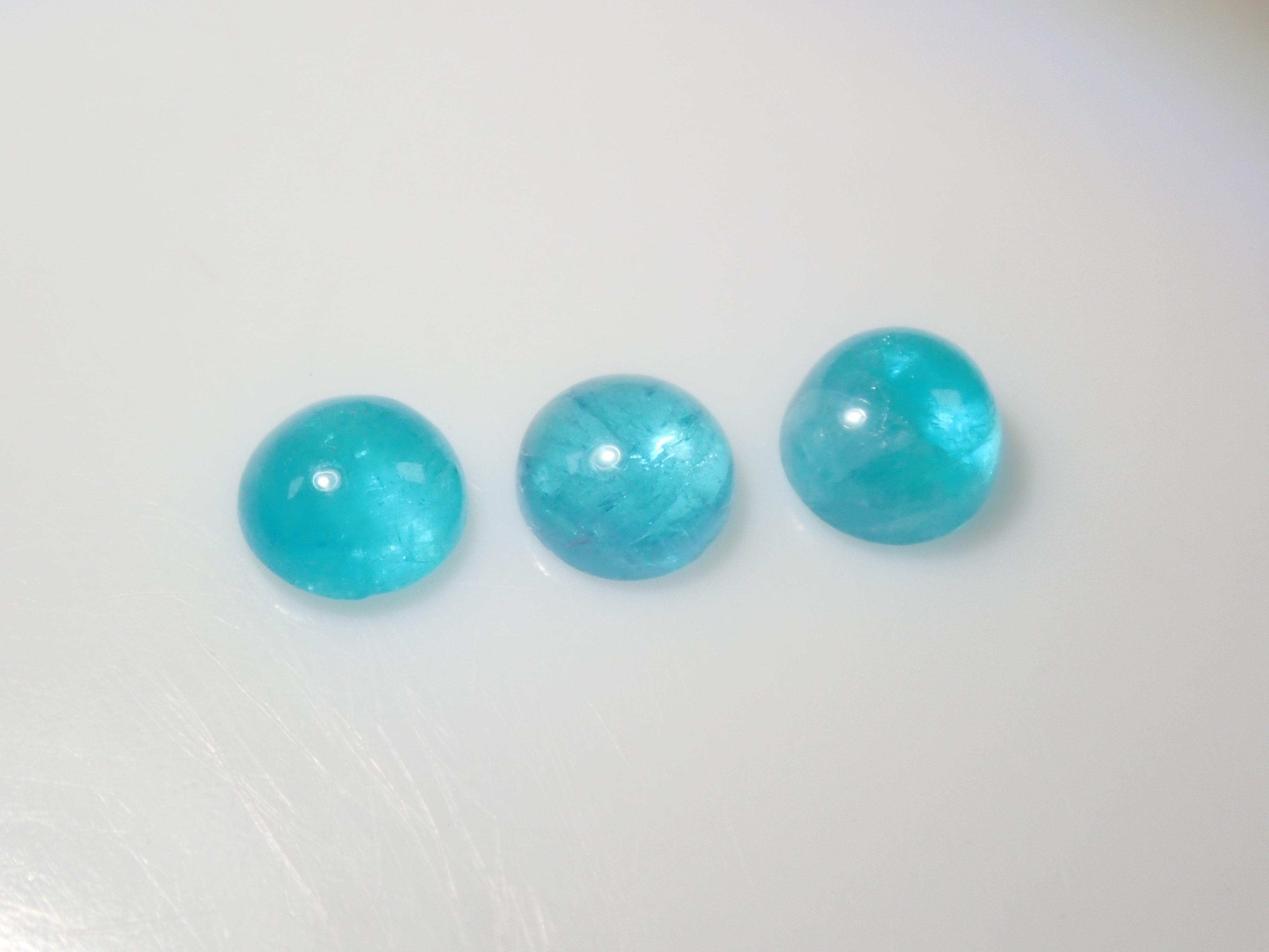 巴西帕拉伊巴碧璽(凸面切割,約2.2毫米)1顆裸石(多件購買可享折扣)