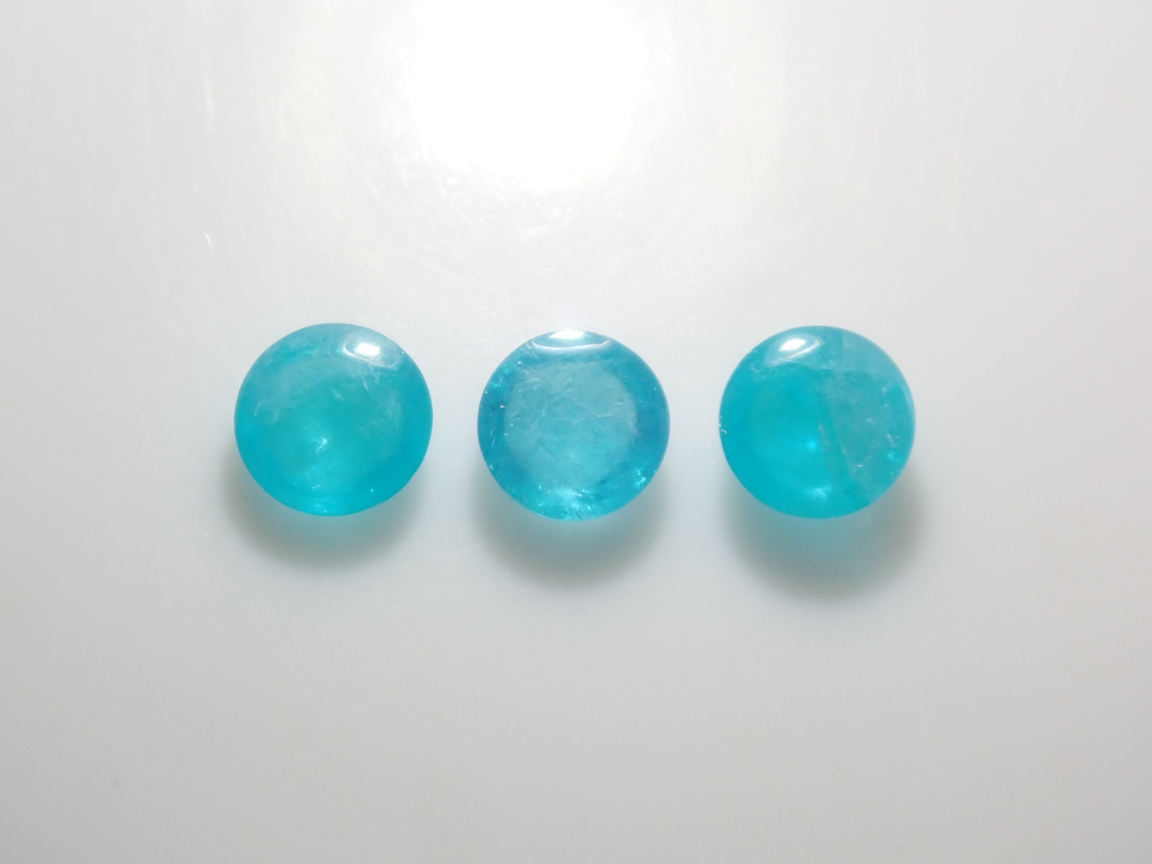 巴西帕拉伊巴碧璽(凸面切割,約2.2毫米)1顆裸石(多件購買可享折扣)