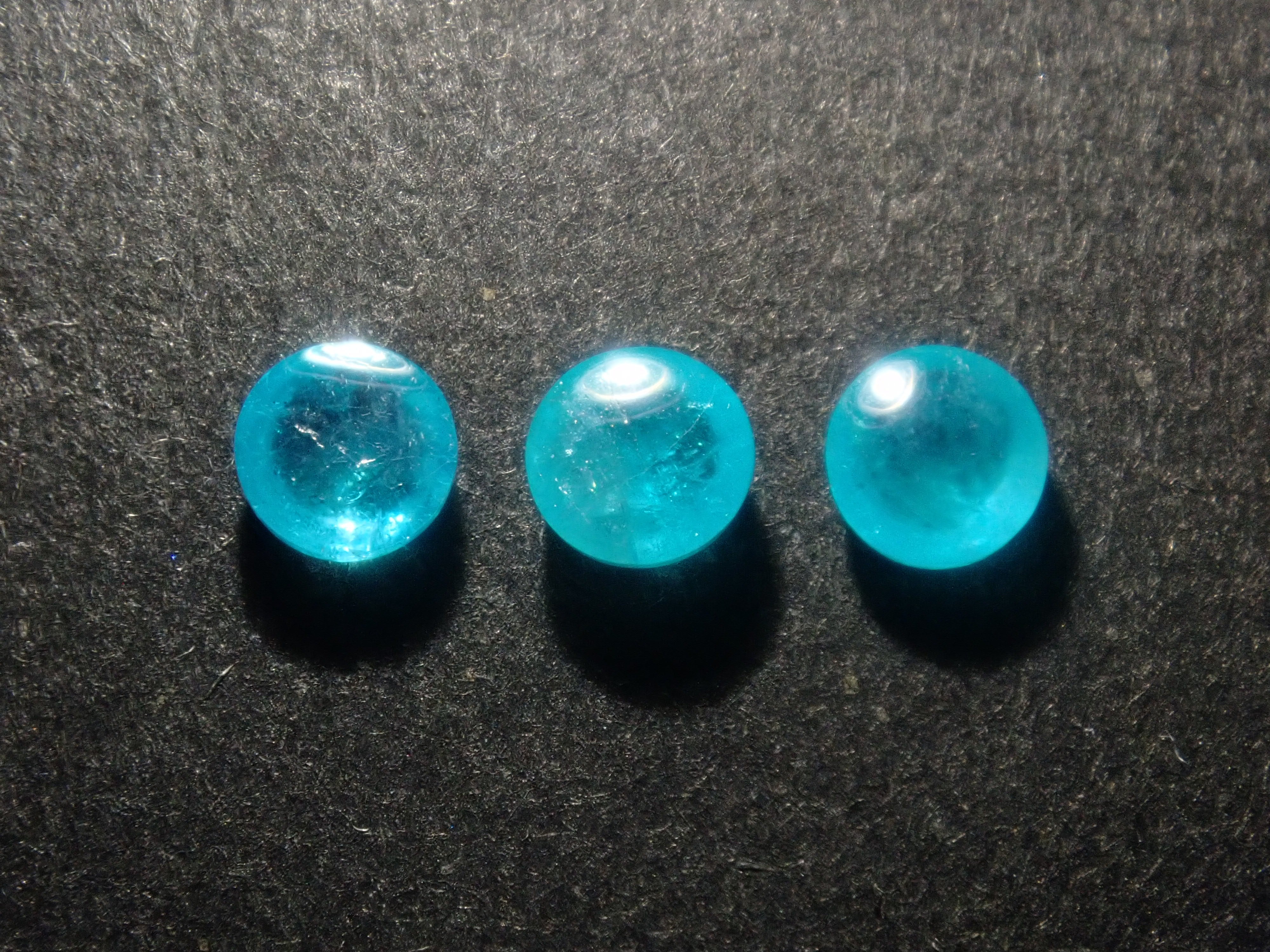 巴西帕拉伊巴碧璽(凸面切割,約2.2毫米)1顆裸石(多件購買可享折扣)