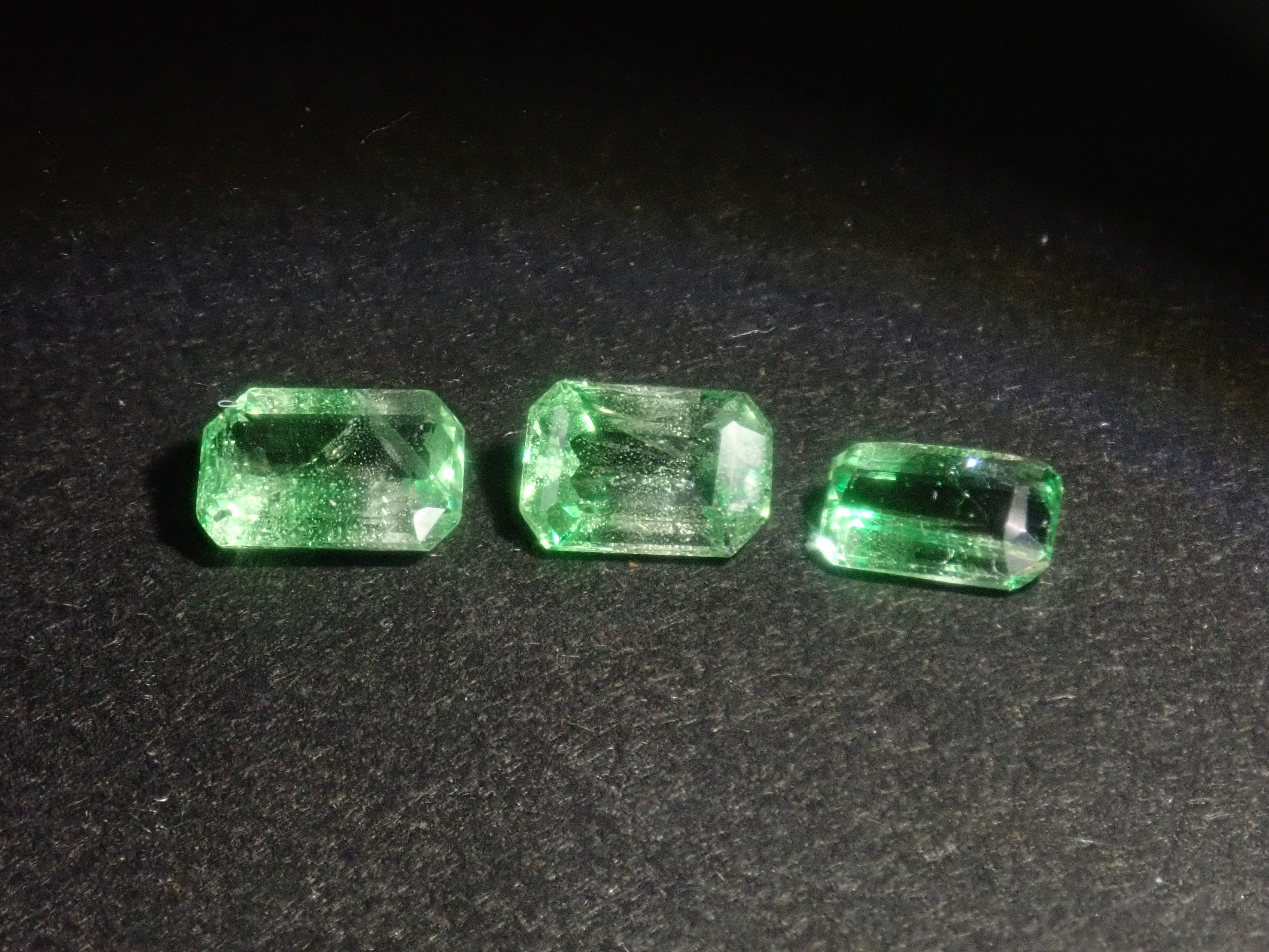 【4/17 22時販売】《限定15石》ツーソンジェムガチャ💎ベニトアイト、イタリア産リューサイト、パキスタン産ラズライトなど《複数購入割引有》