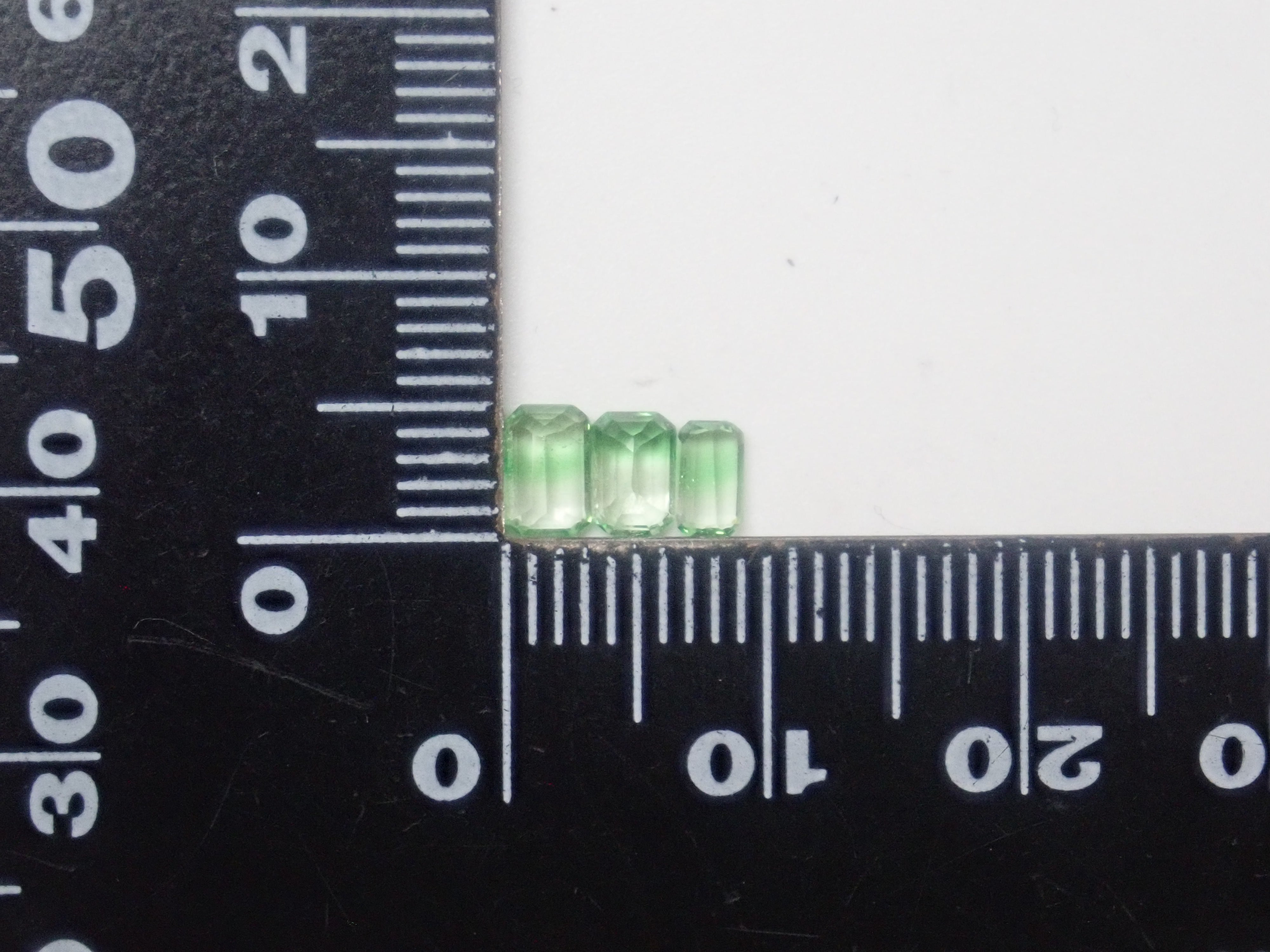 【4/17 22時販売】《限定15石》ツーソンジェムガチャ💎ベニトアイト、イタリア産リューサイト、パキスタン産ラズライトなど《複数購入割引有》