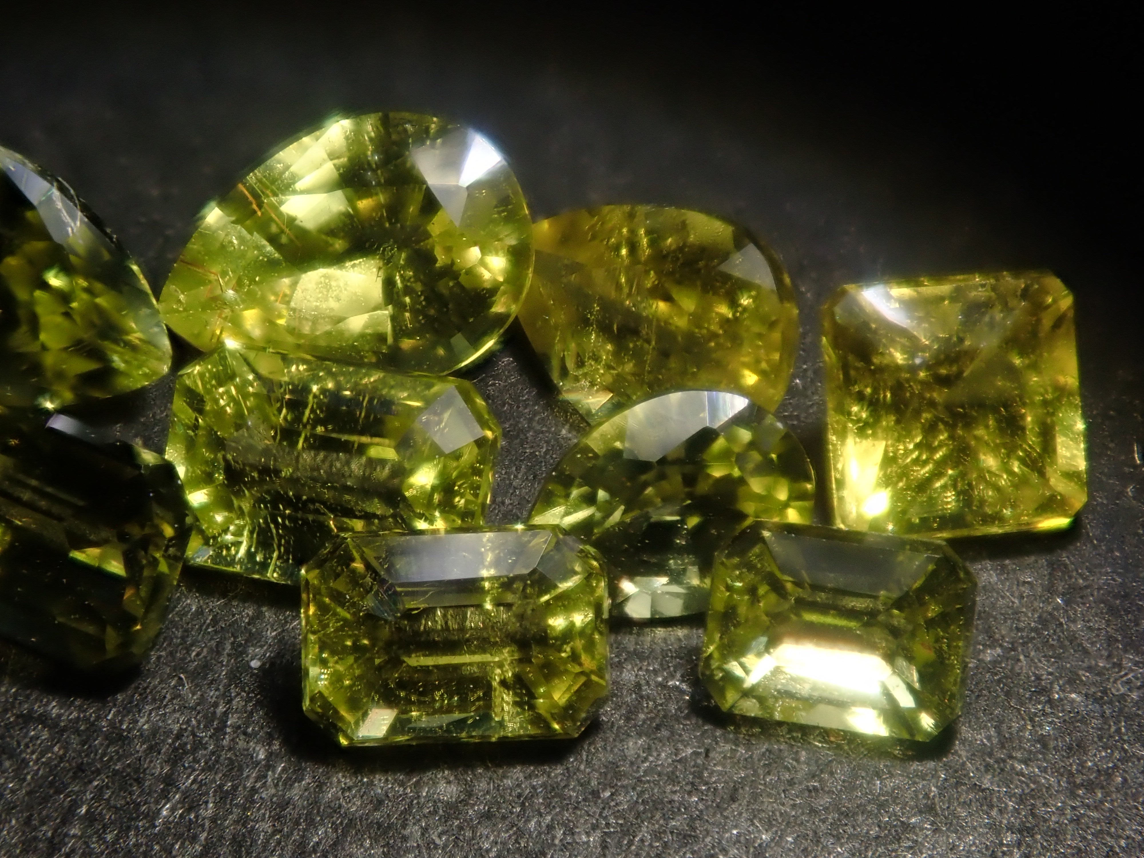 【4/11 22時販売】《ツーソン新着・限定9石》ザンビア産カナリーイエロートルマリン 平均0.18ct《複数購入割引有》