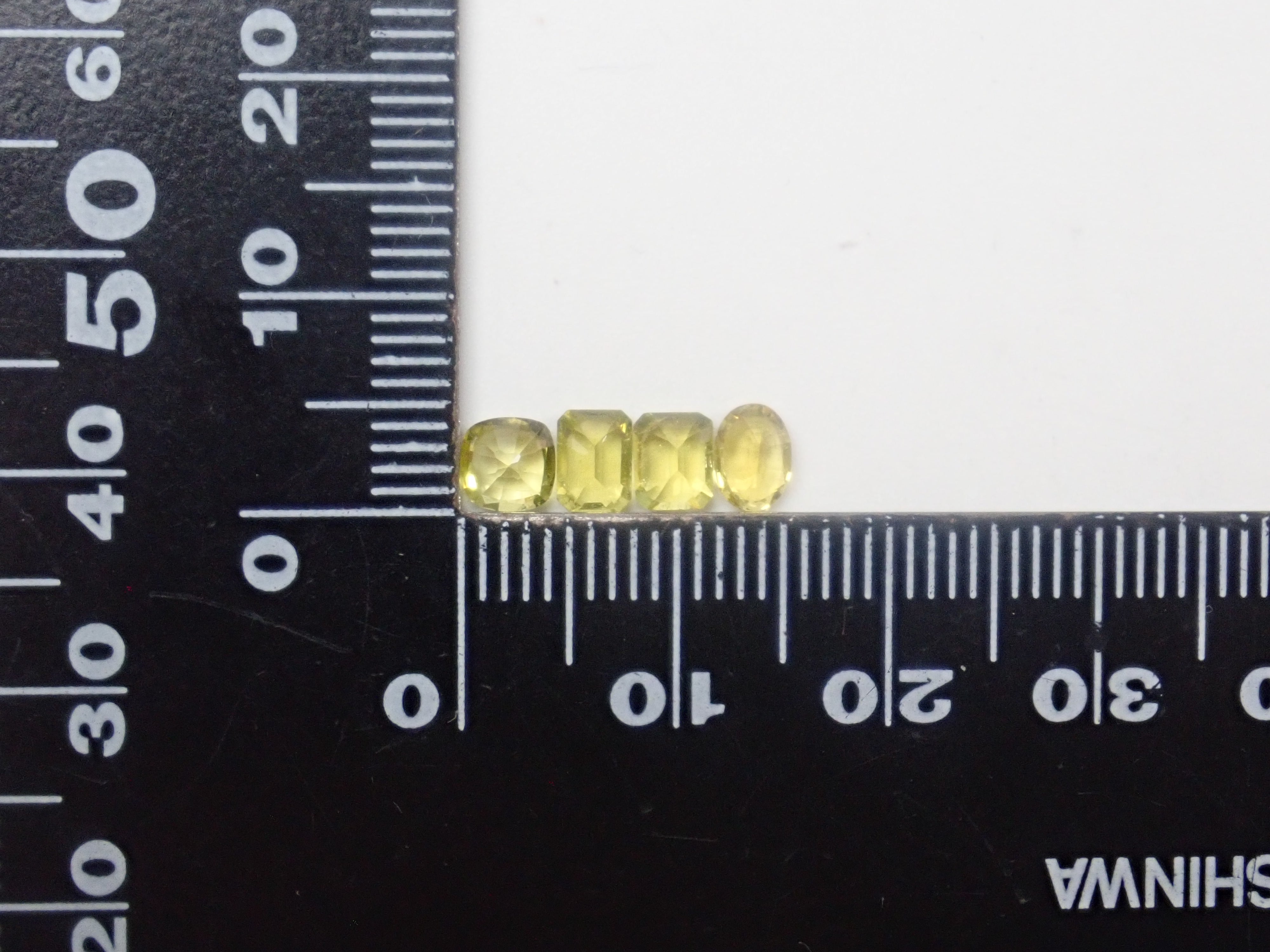 【4/11 22時販売】《ツーソン新着・限定8石》ザンビア産カナリーイエロートルマリン 平均0.47ct《複数購入割引有》