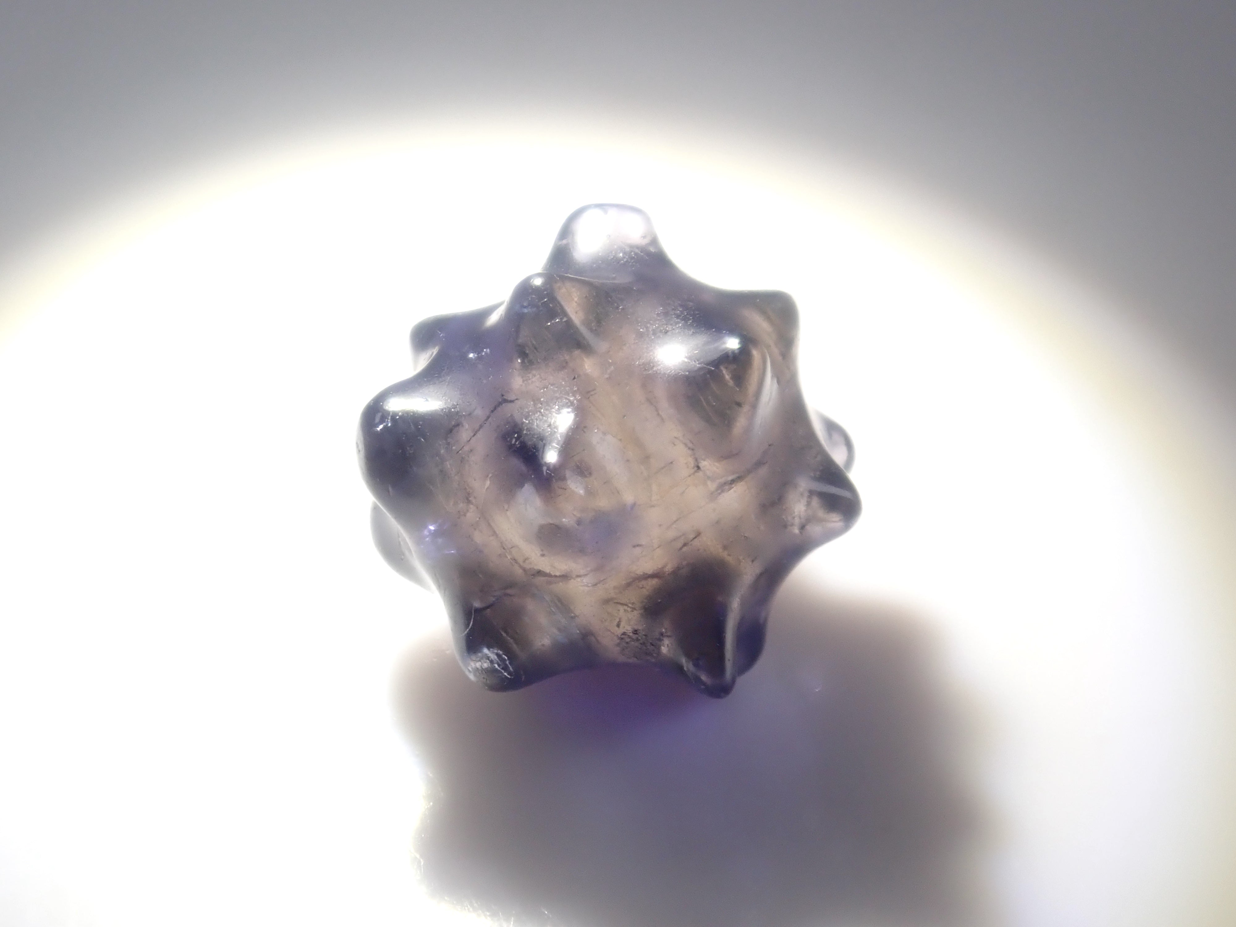 《Limited to 12 Stones》Iolite Gacha including Konpeito-cut Golden Iolite, normally 27,800 yen (with a bonus cut by Mr. Sanje)《Multiple Purchase Discount Available》