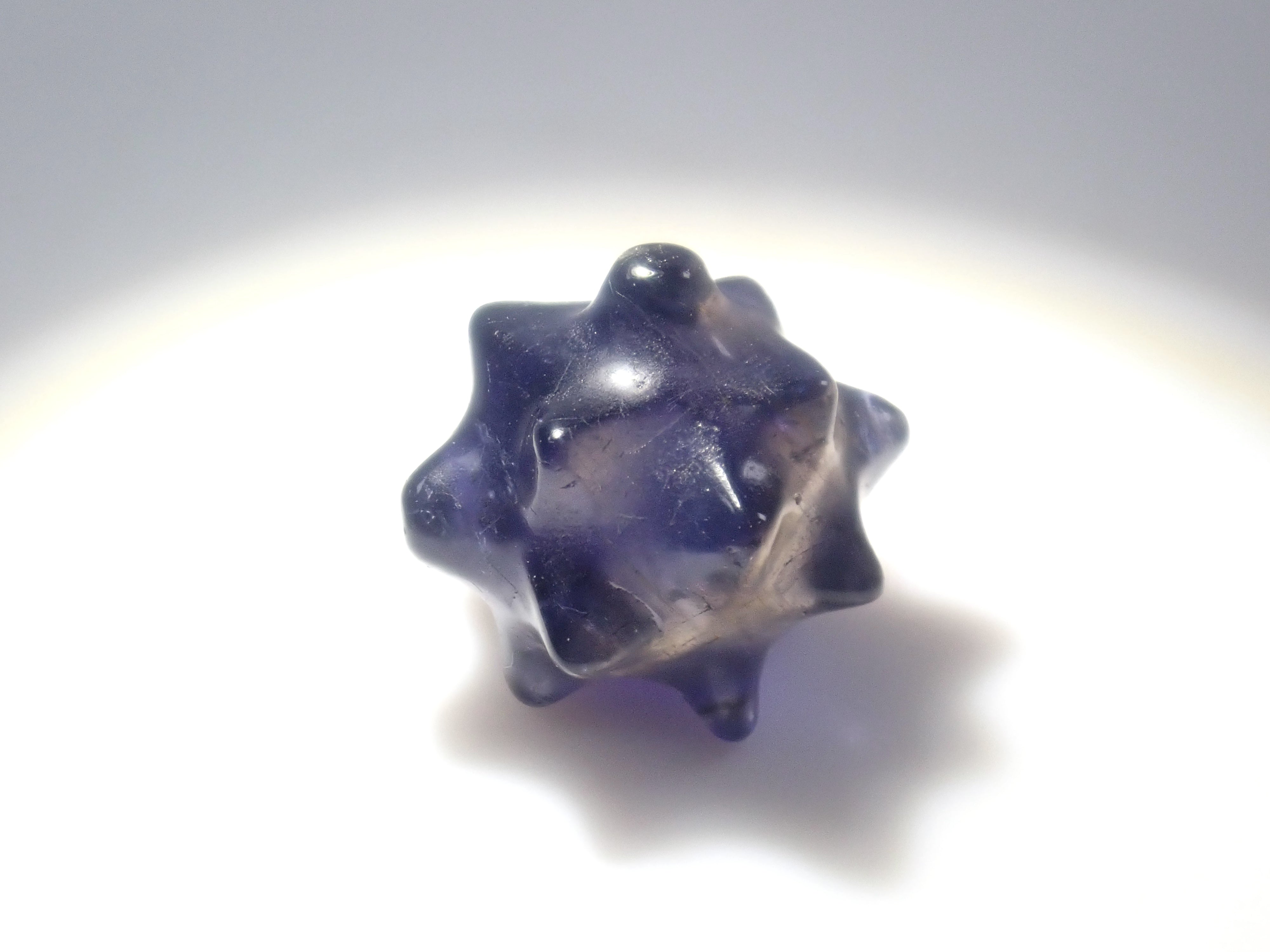 《Limited to 12 Stones》Iolite Gacha including Konpeito-cut Golden Iolite, normally 27,800 yen (with a bonus cut by Mr. Sanje)《Multiple Purchase Discount Available》