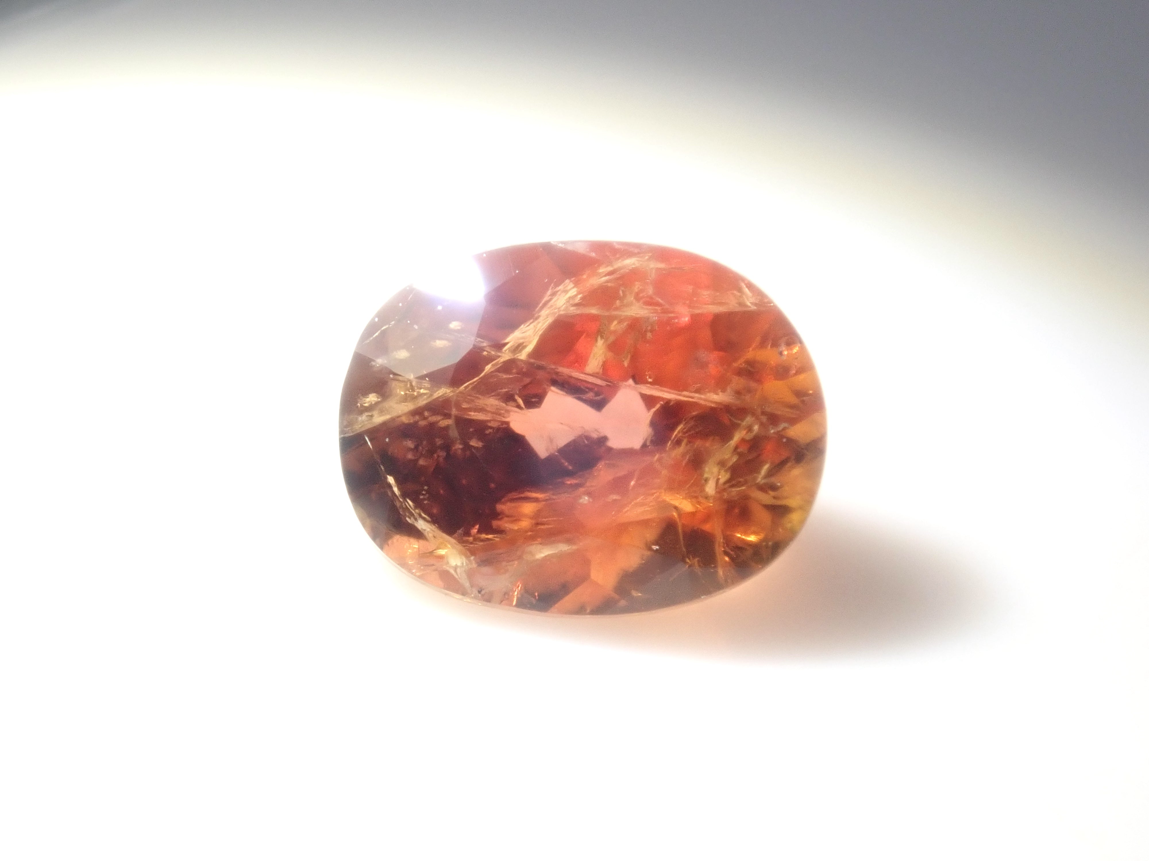 《Limited to 12 Stones》Iolite Gacha including Konpeito-cut Golden Iolite, normally 27,800 yen (with a bonus cut by Mr. Sanje)《Multiple Purchase Discount Available》