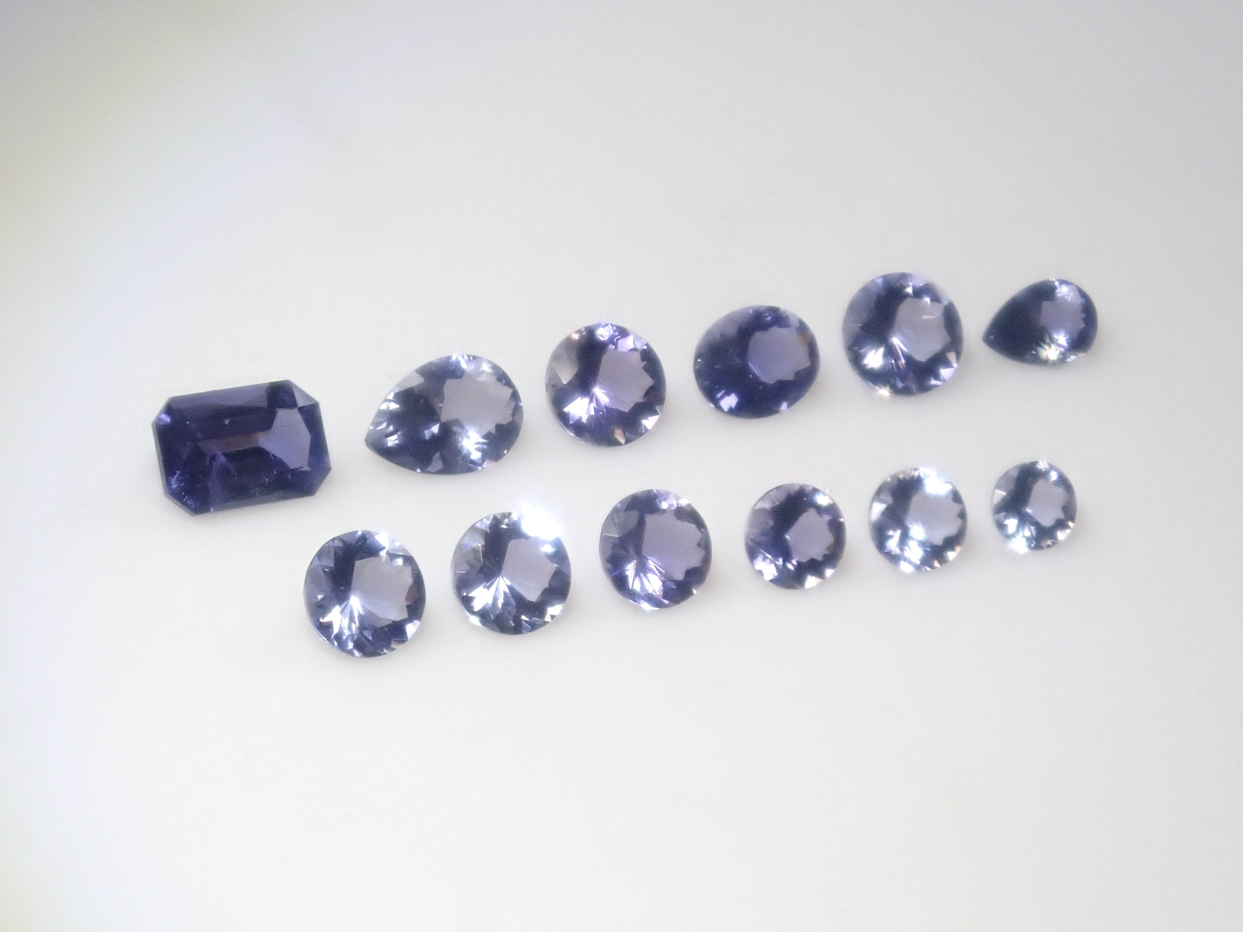 《Limited to 12 Stones》Iolite Gacha including Konpeito-cut Golden Iolite, normally 27,800 yen (with a bonus cut by Mr. Sanje)《Multiple Purchase Discount Available》