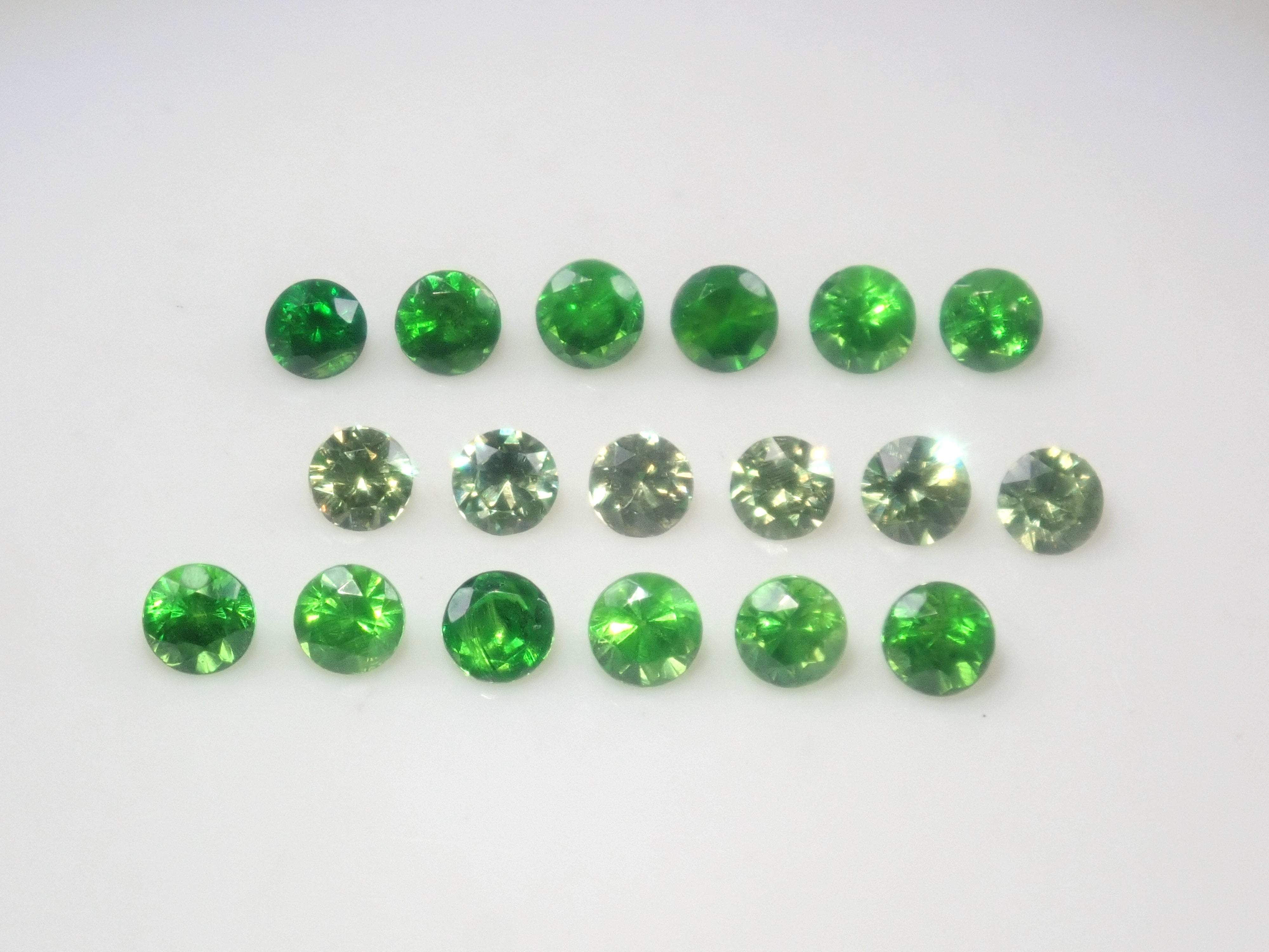 【4/11 22時販売】《限定22石》通常69,800円のロシア産美しいホーステールインクルージョン入り含むデマントイドガーネットガチャ《複数購入割引有》