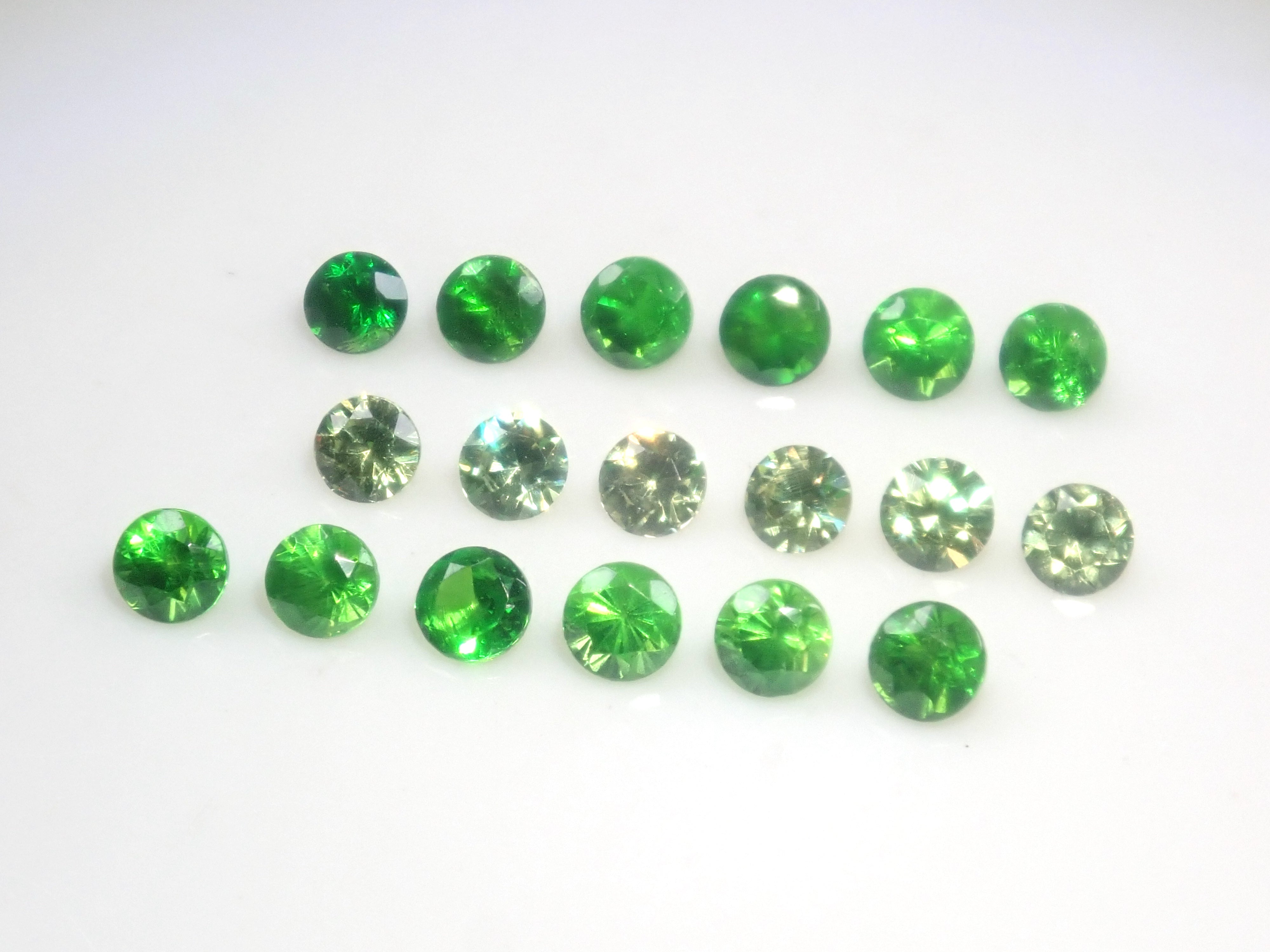 【4/11 22時販売】《限定22石》通常69,800円のロシア産美しいホーステールインクルージョン入り含むデマントイドガーネットガチャ《複数購入割引有》