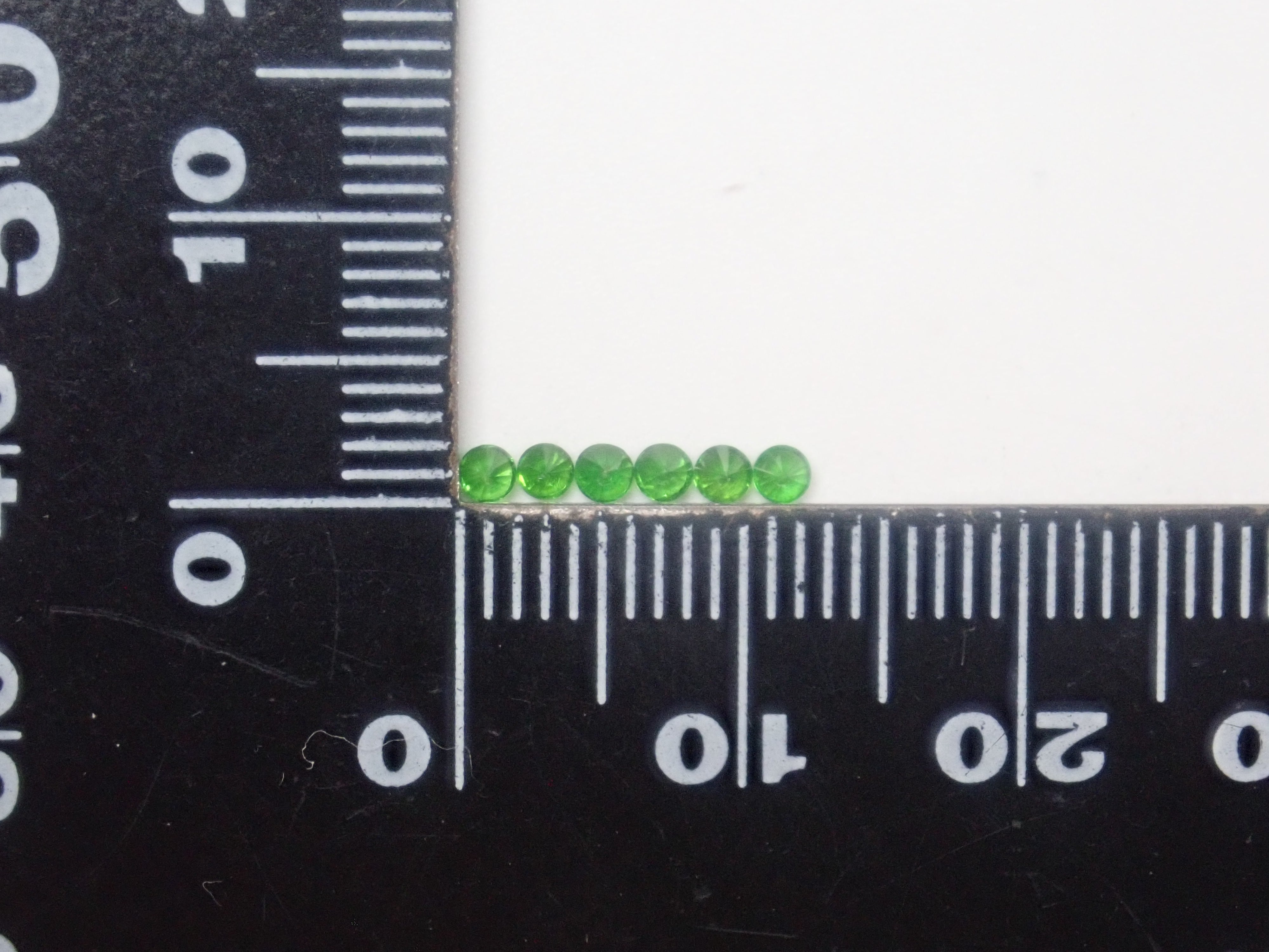 【4/11 22時販売】《限定22石》通常69,800円のロシア産美しいホーステールインクルージョン入り含むデマントイドガーネットガチャ《複数購入割引有》