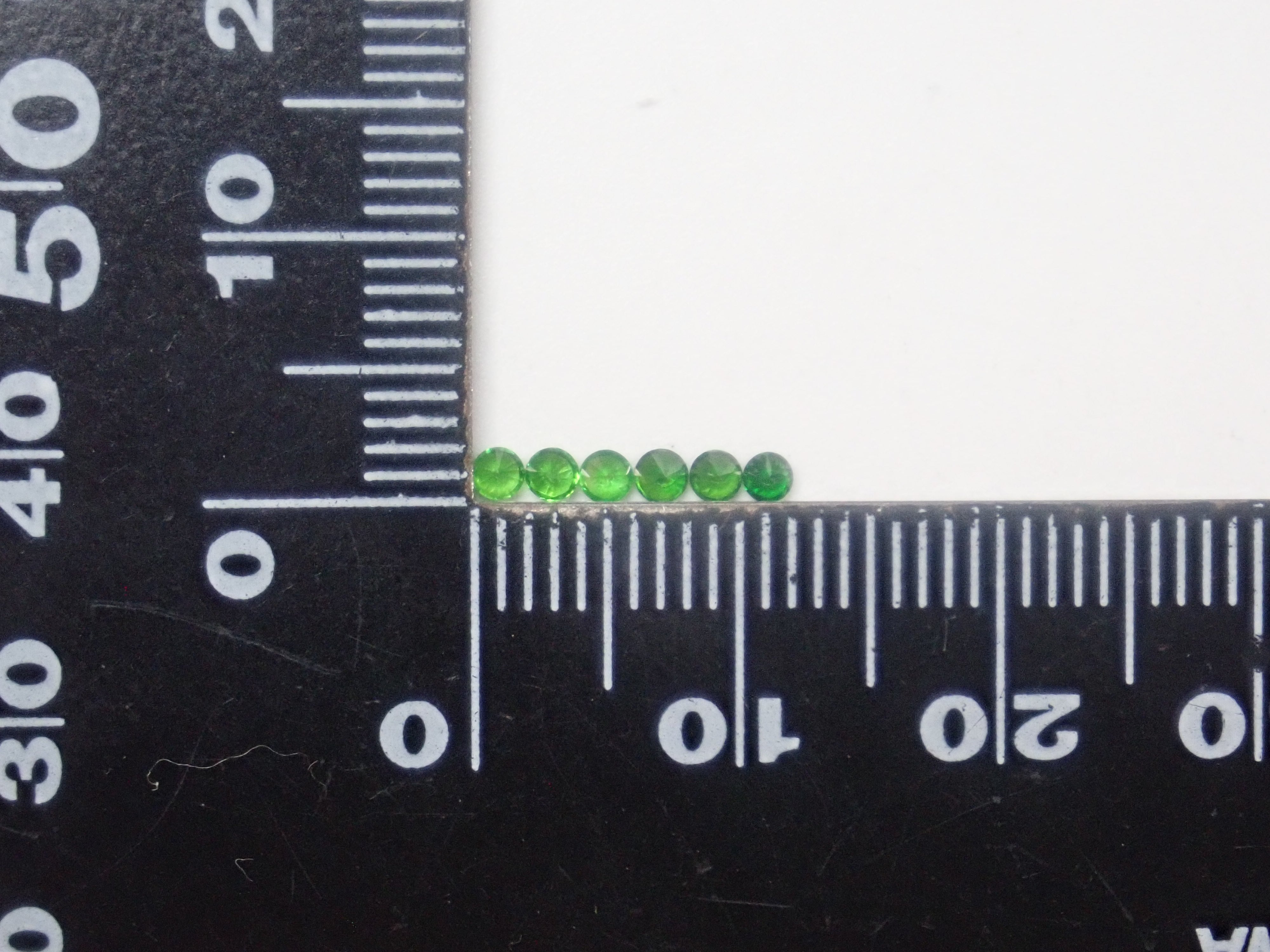 【4/11 22時販売】《限定22石》通常69,800円のロシア産美しいホーステールインクルージョン入り含むデマントイドガーネットガチャ《複数購入割引有》