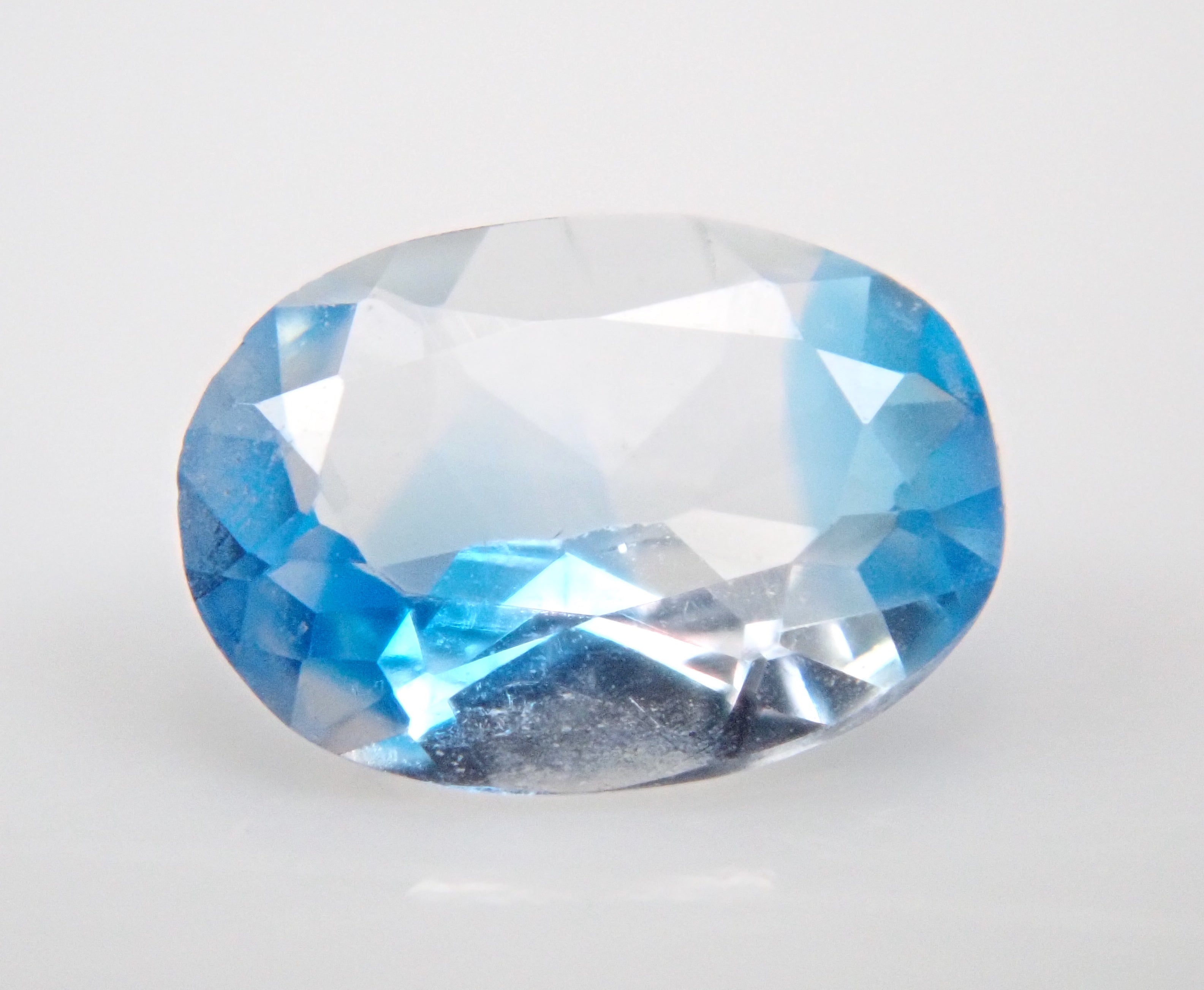 【4/26 22時販売】ジンバブエ産バイカラーユークレース 0.110ctルース