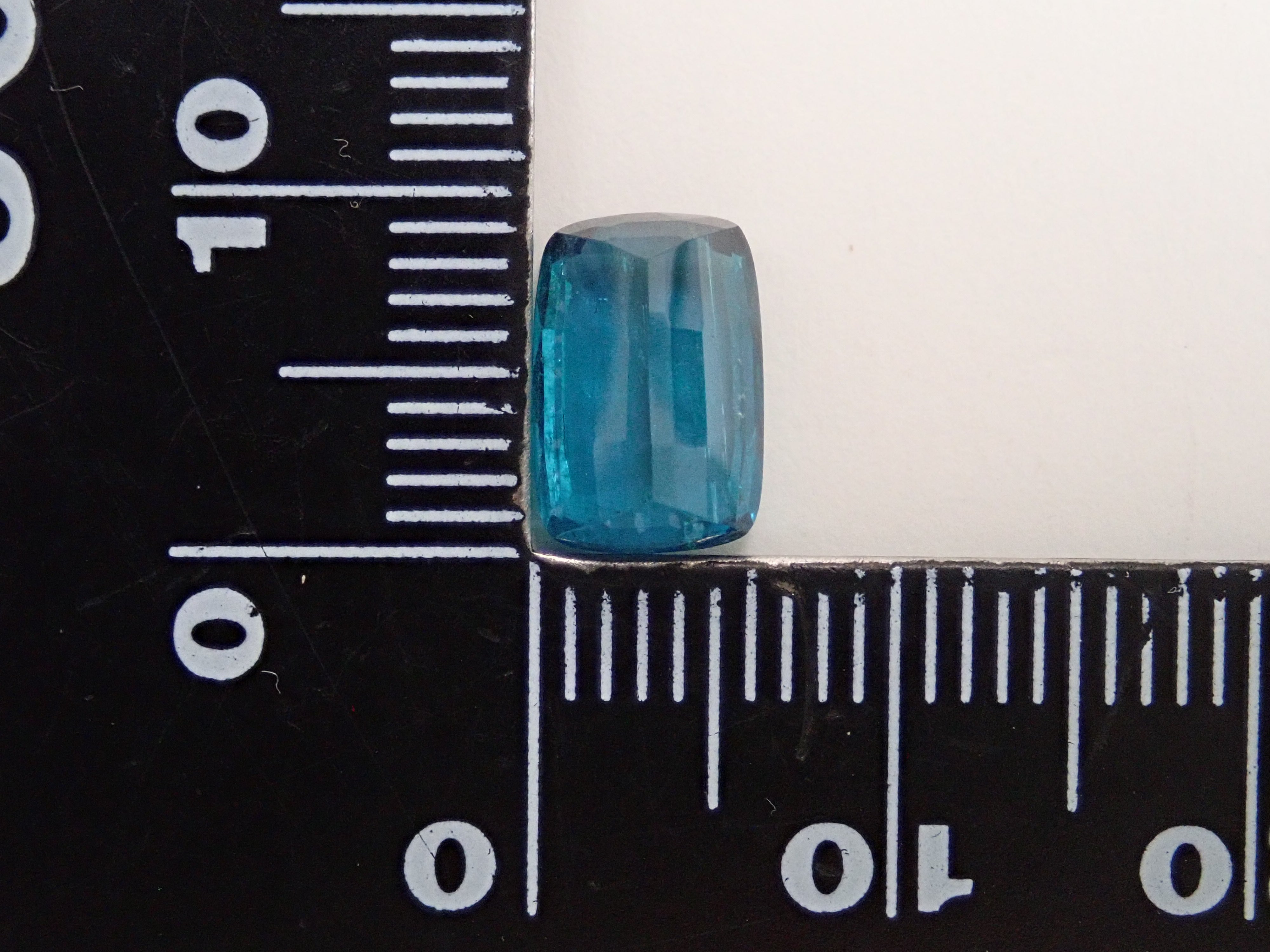 アフガニスタン産ラグーントルマリン 2.649ctルース