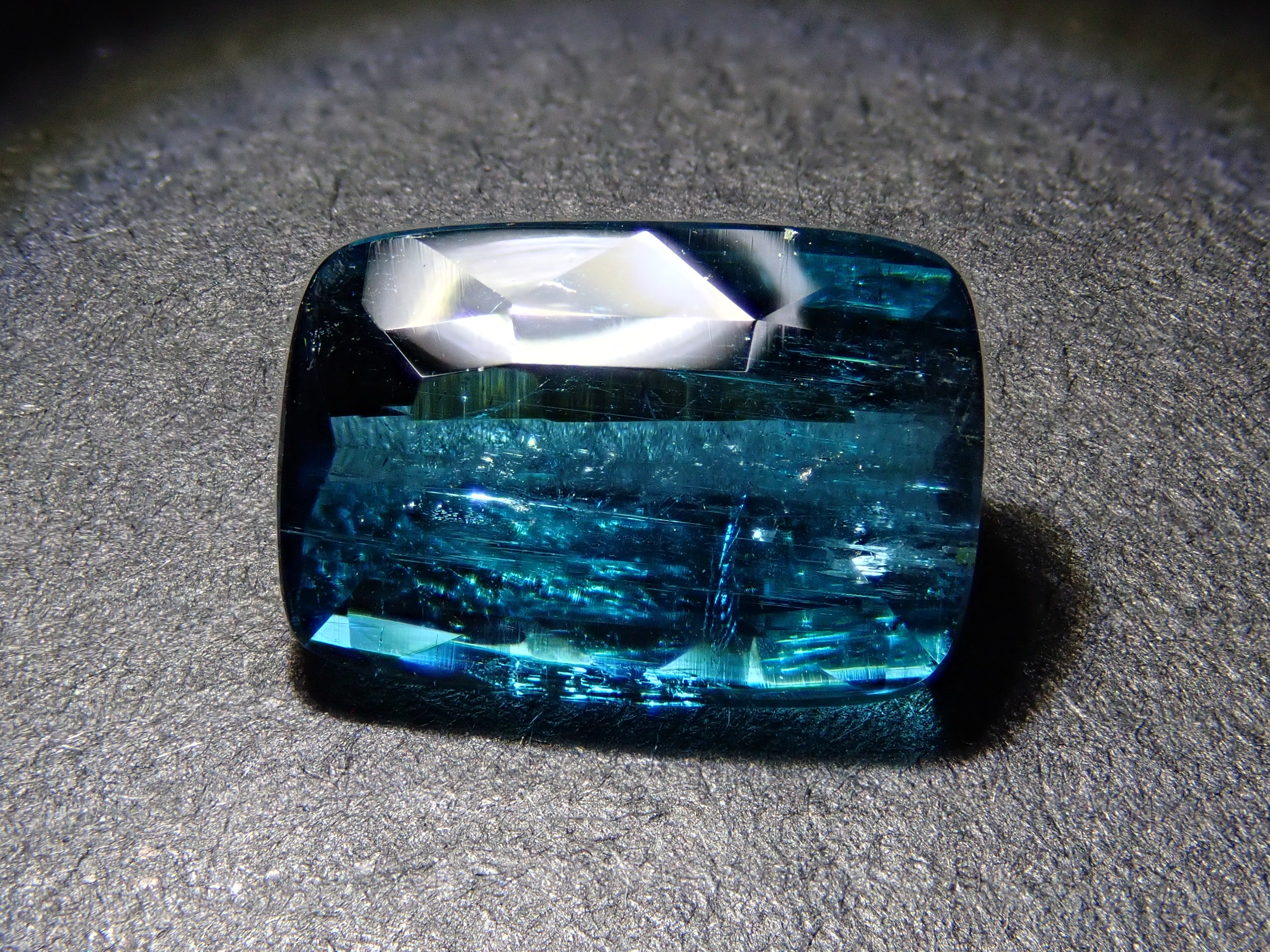 アフガニスタン産ラグーントルマリン 2.649ctルース