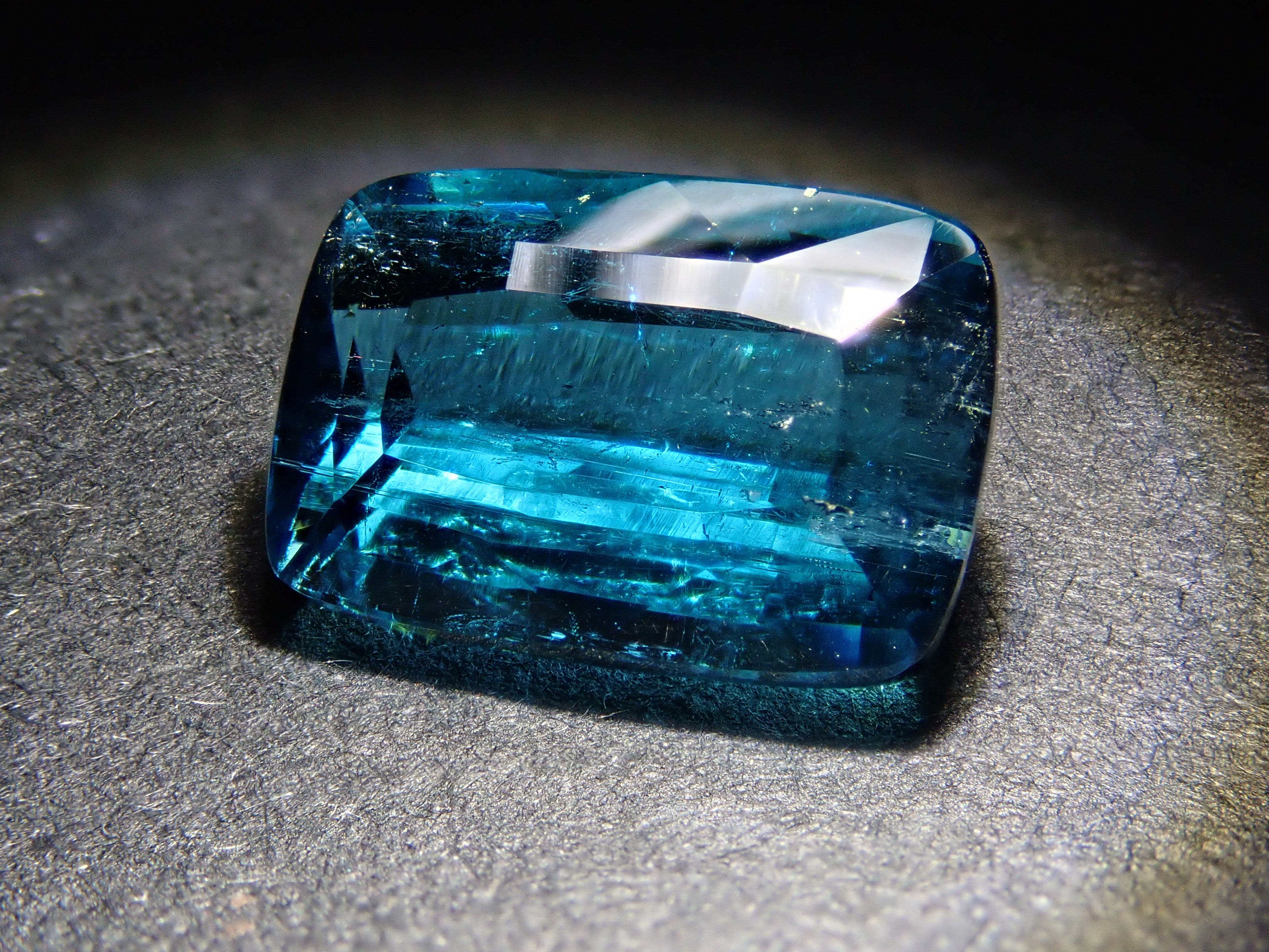 アフガニスタン産ラグーントルマリン 2.649ctルース