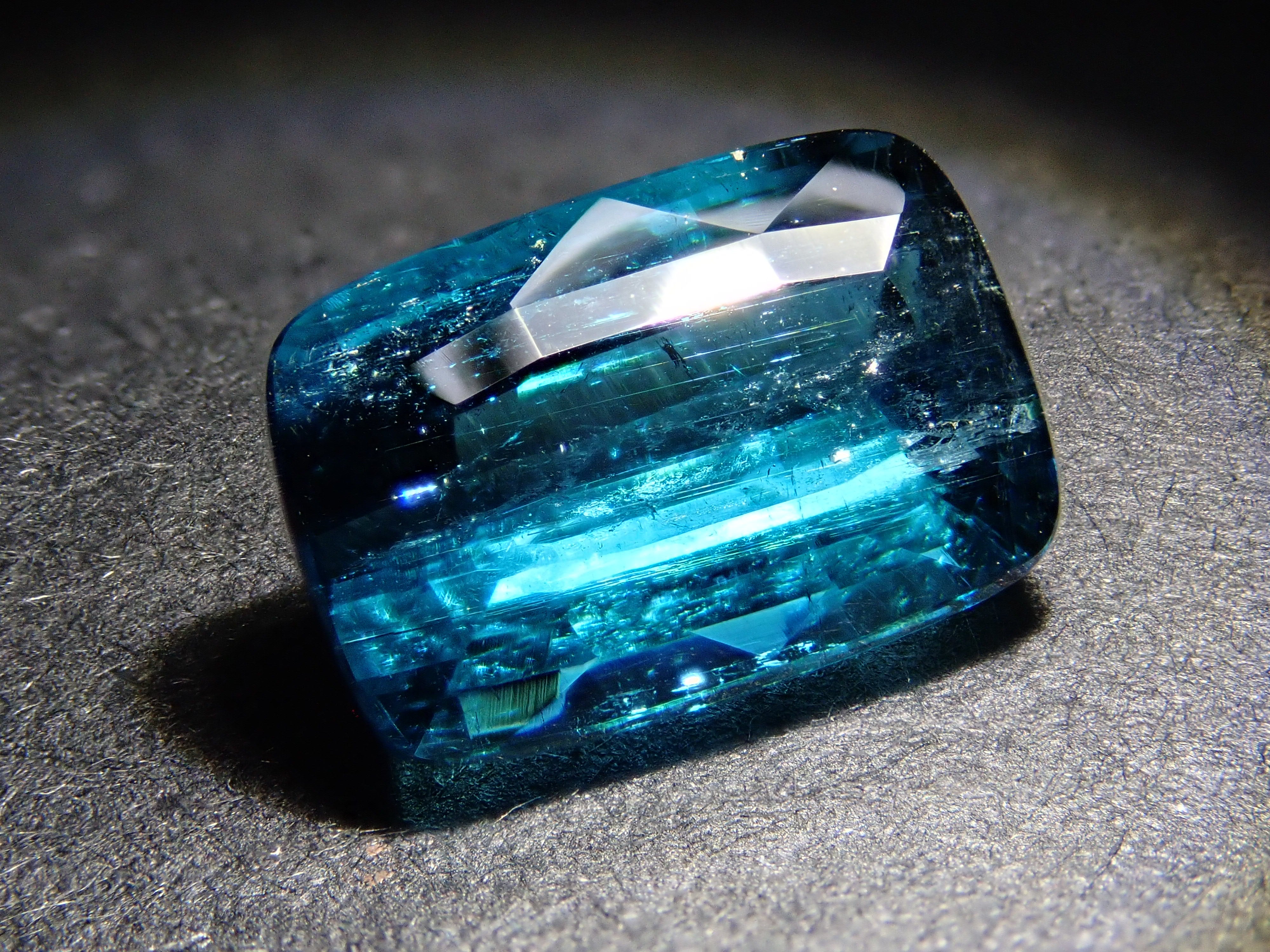 アフガニスタン産ラグーントルマリン 2.649ctルース