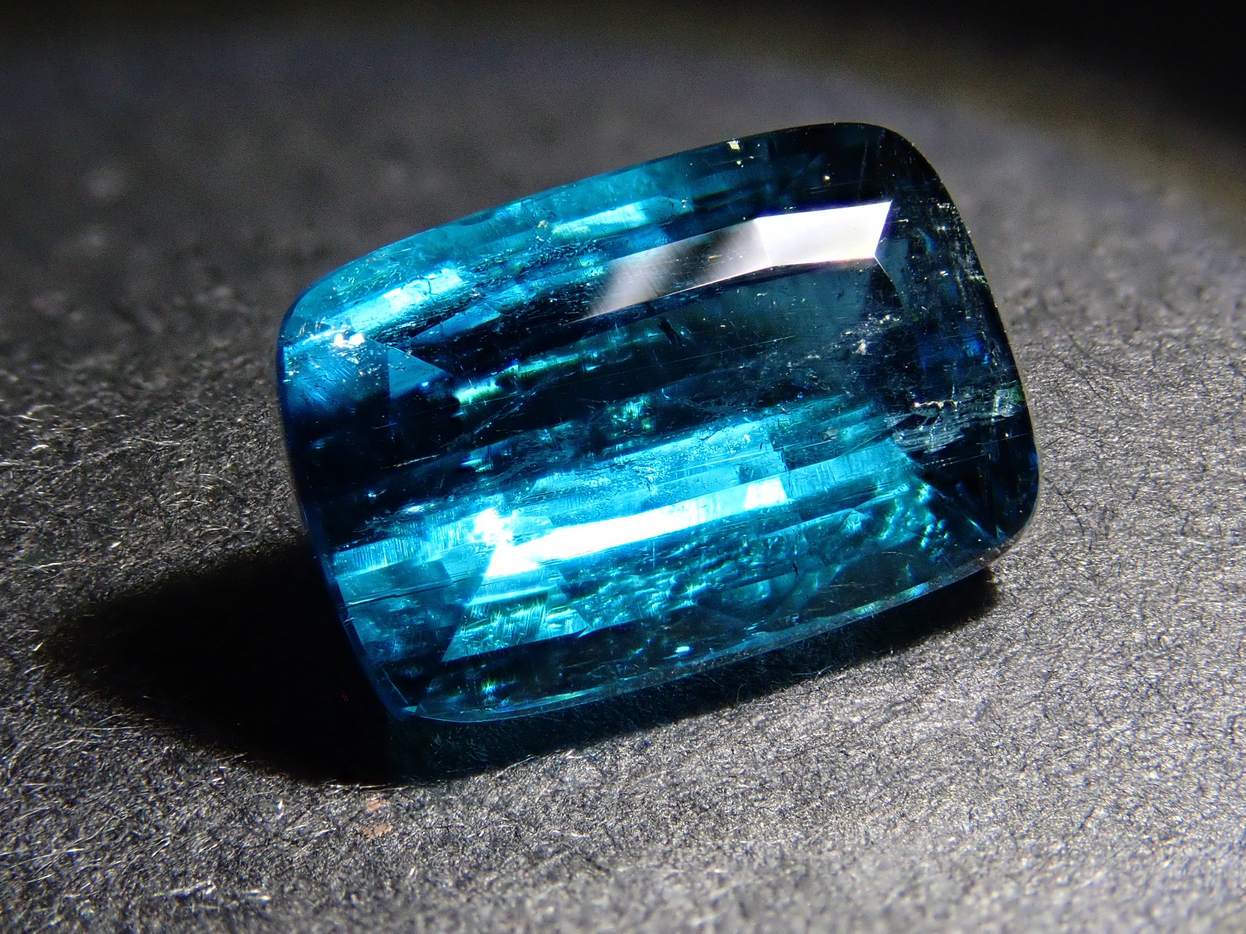 アフガニスタン産ラグーントルマリン 2.649ctルース