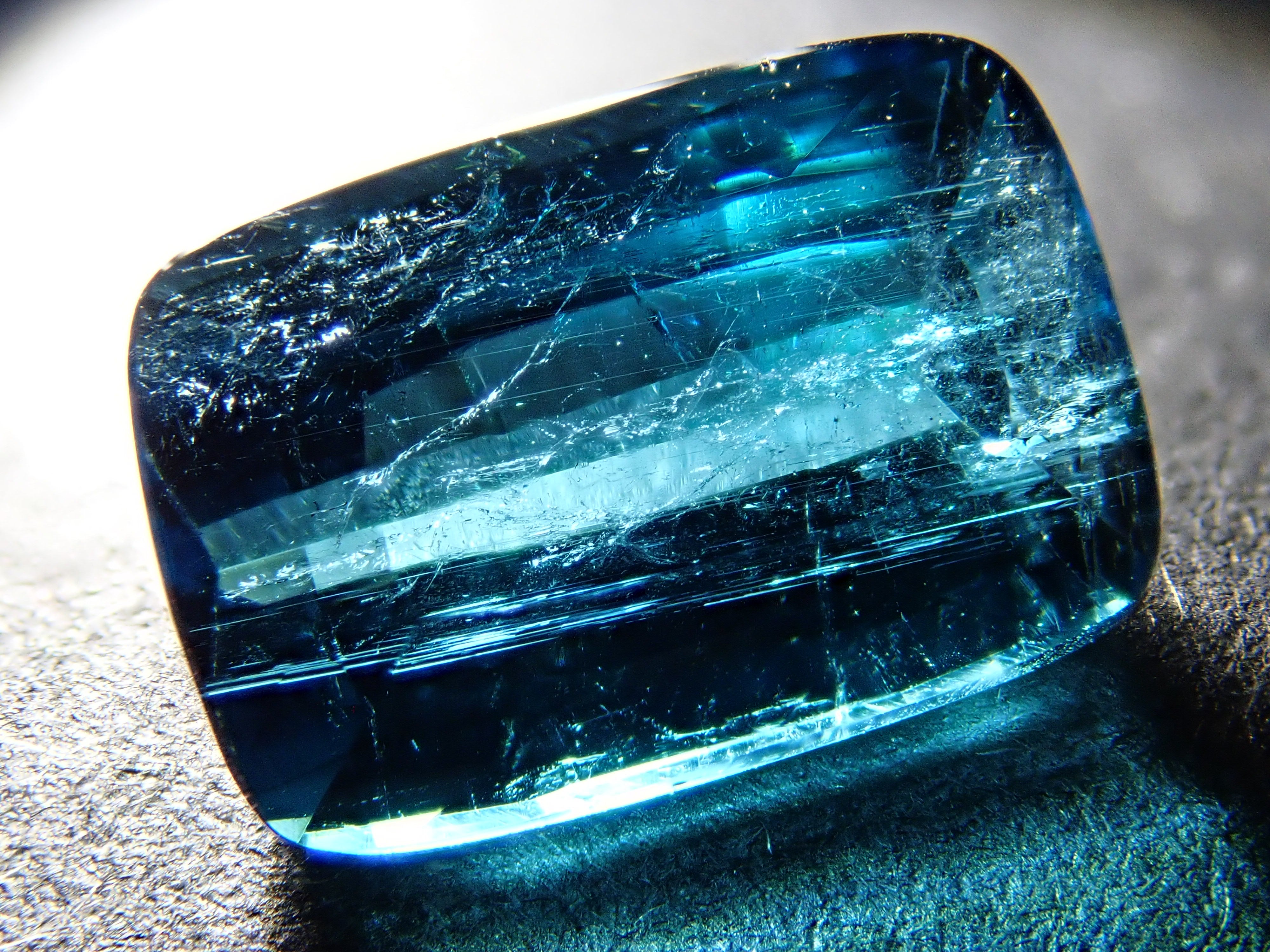 アフガニスタン産ラグーントルマリン 2.649ctルース