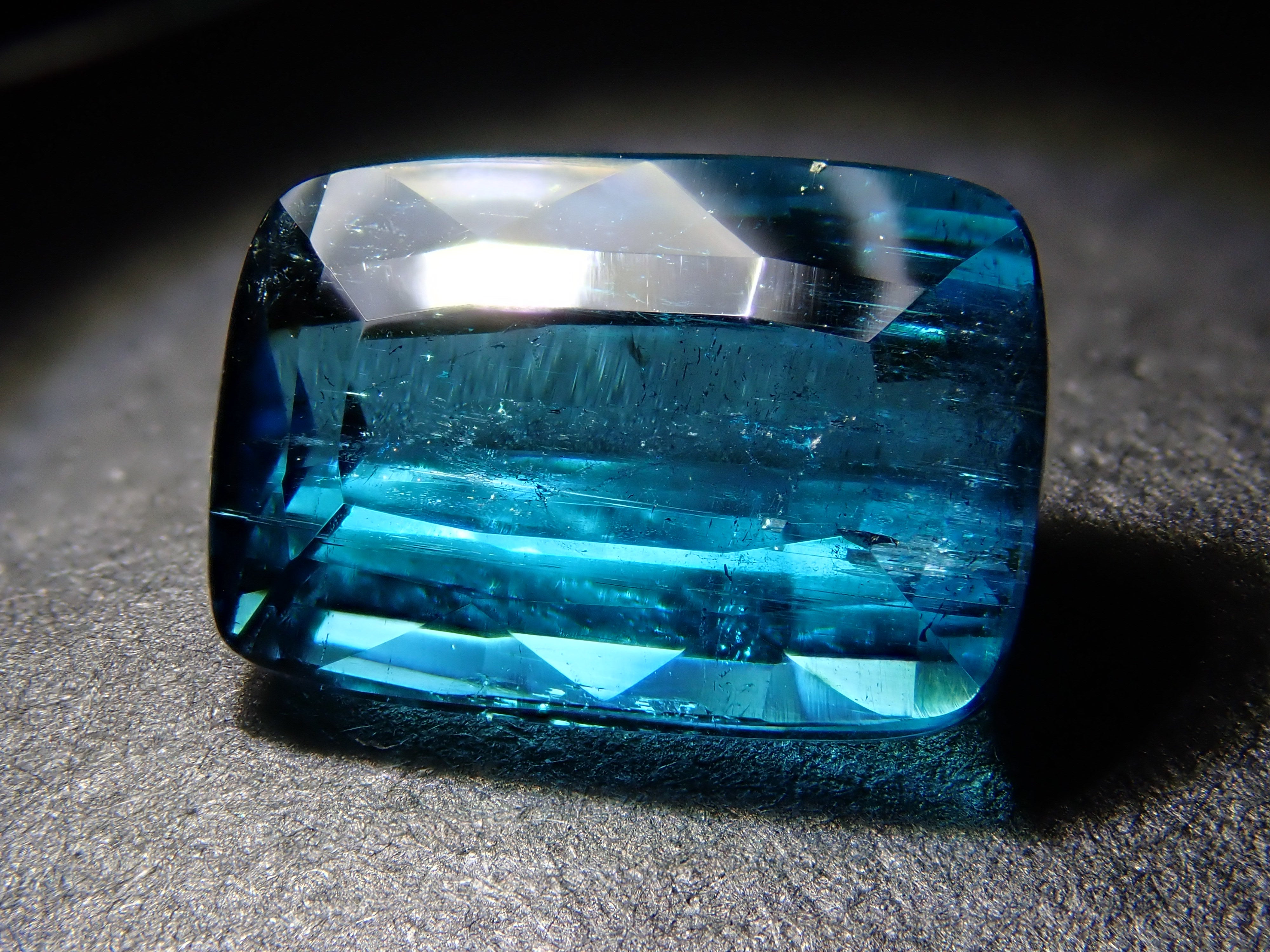 アフガニスタン産ラグーントルマリン 2.649ctルース