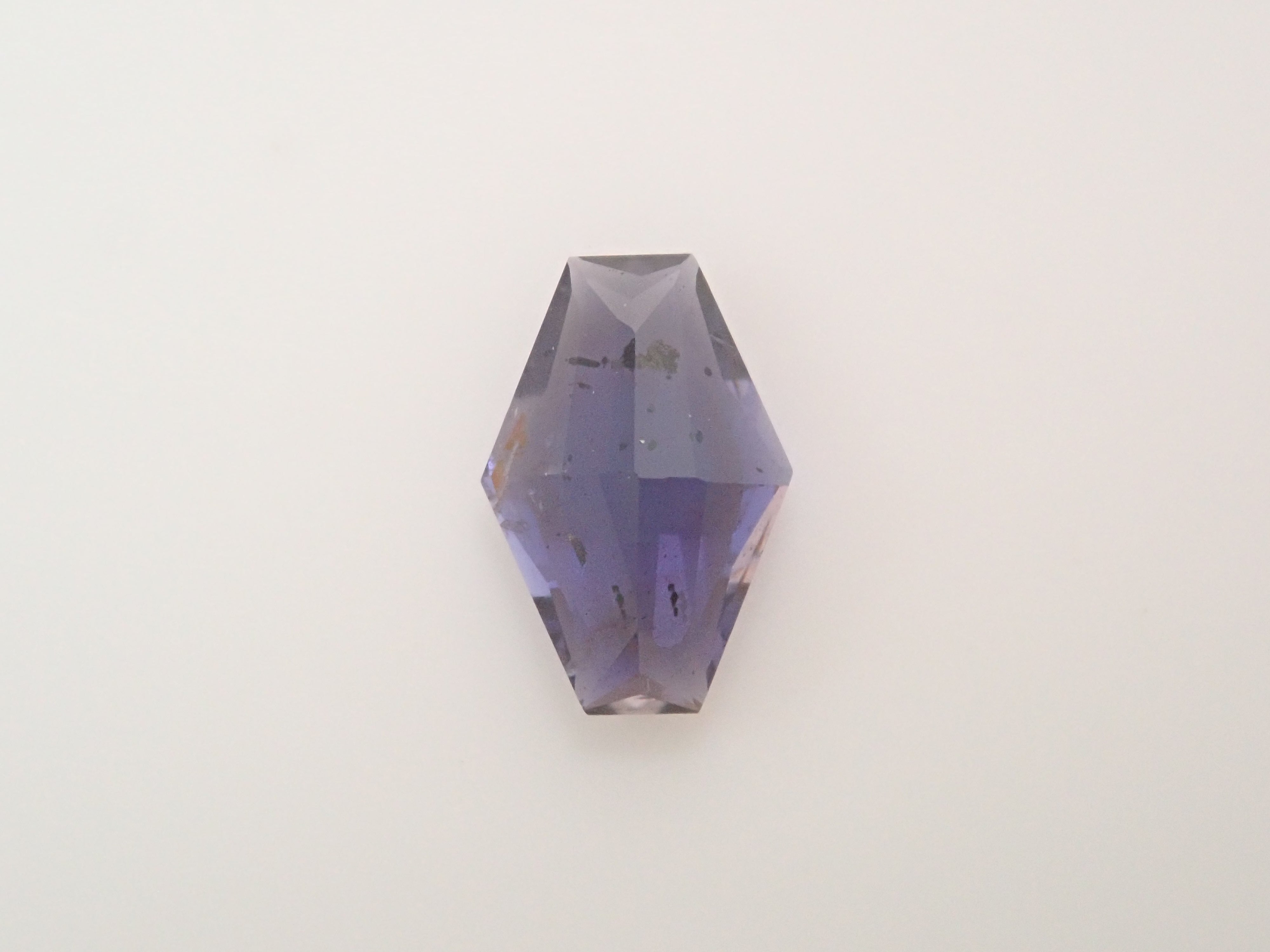 マダガスカル産アイオライトサンストーン 0.311ctルース