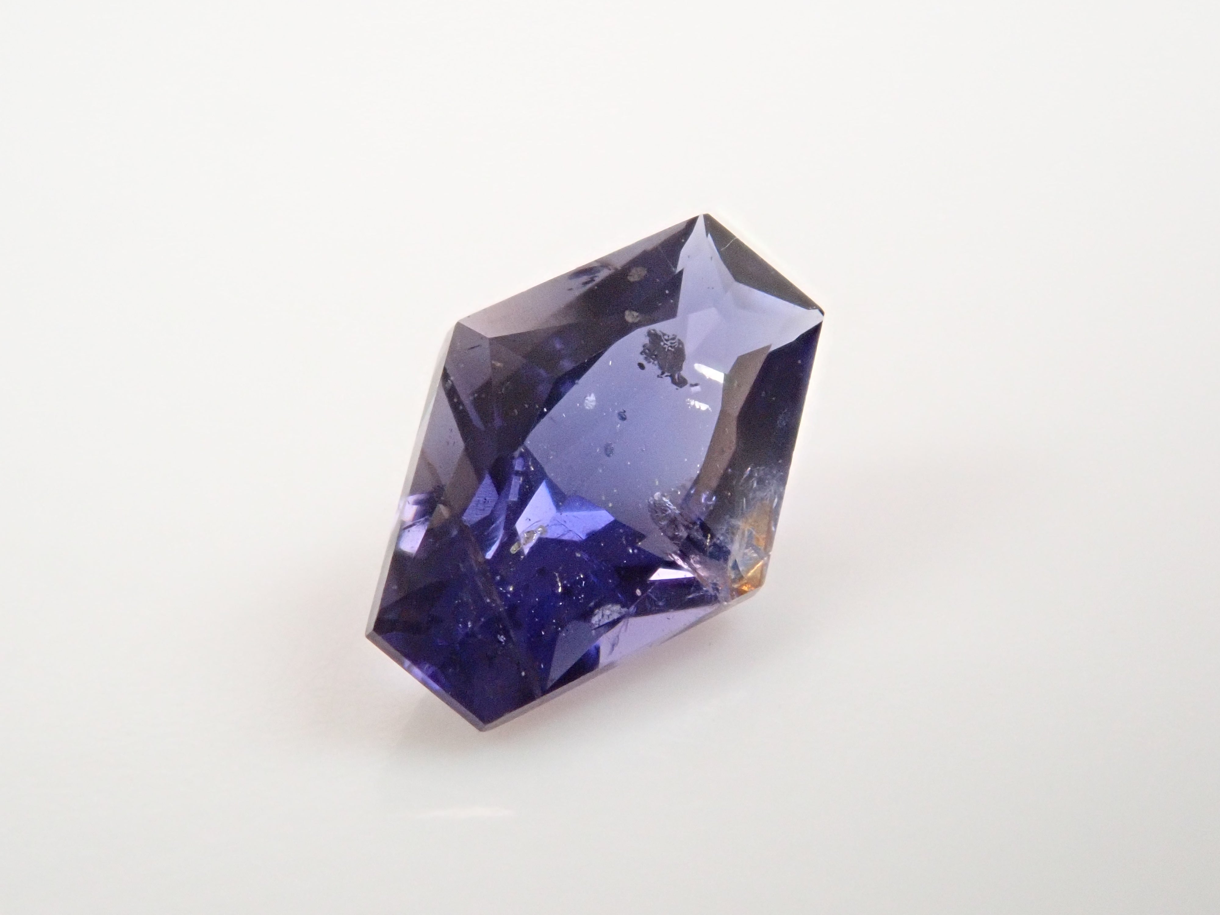 マダガスカル産アイオライトサンストーン 0.311ctルース