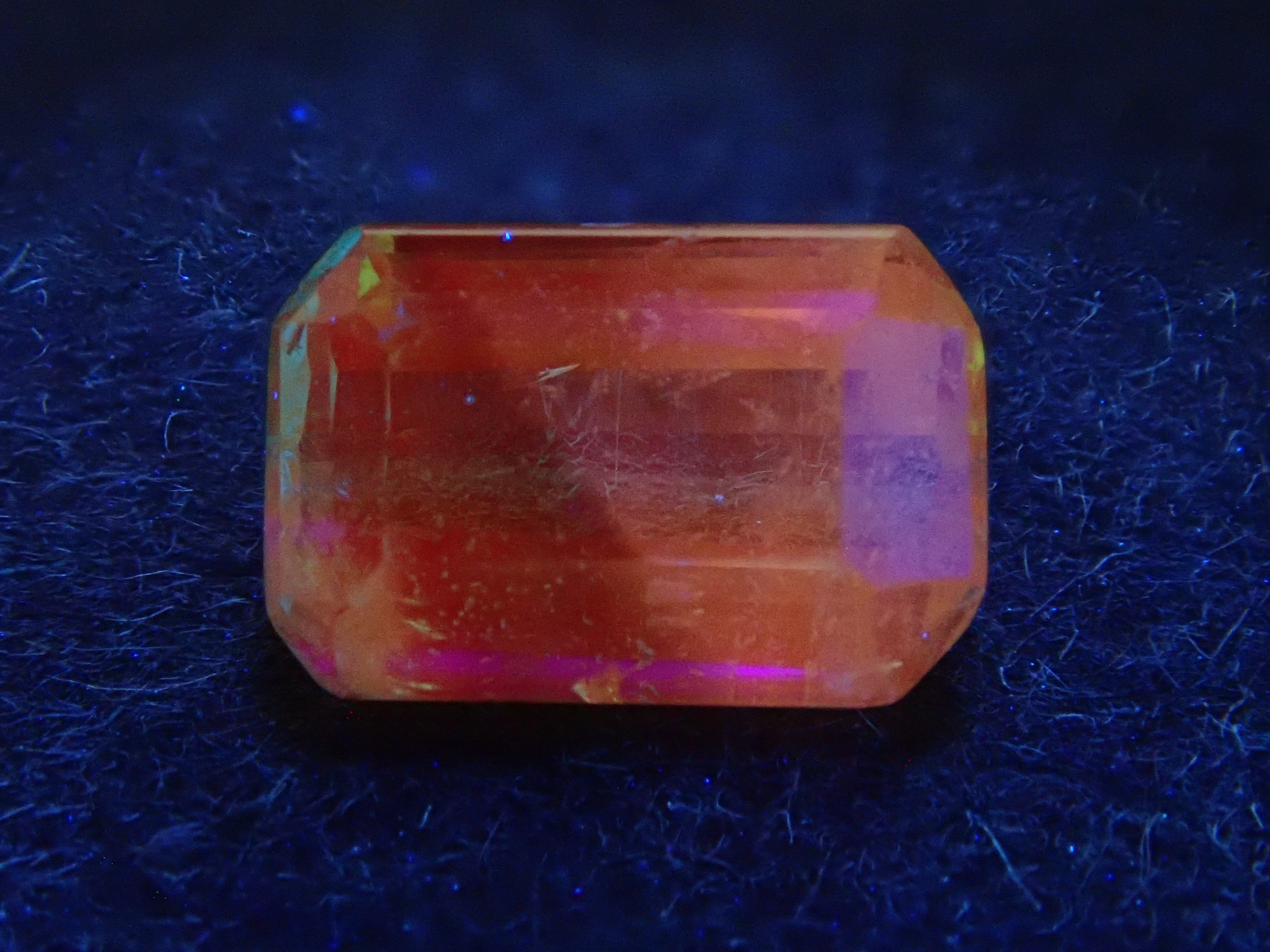 【12562577掲載】ケニア産バイカラーグロッシュラーガーネット 0.790ctルース