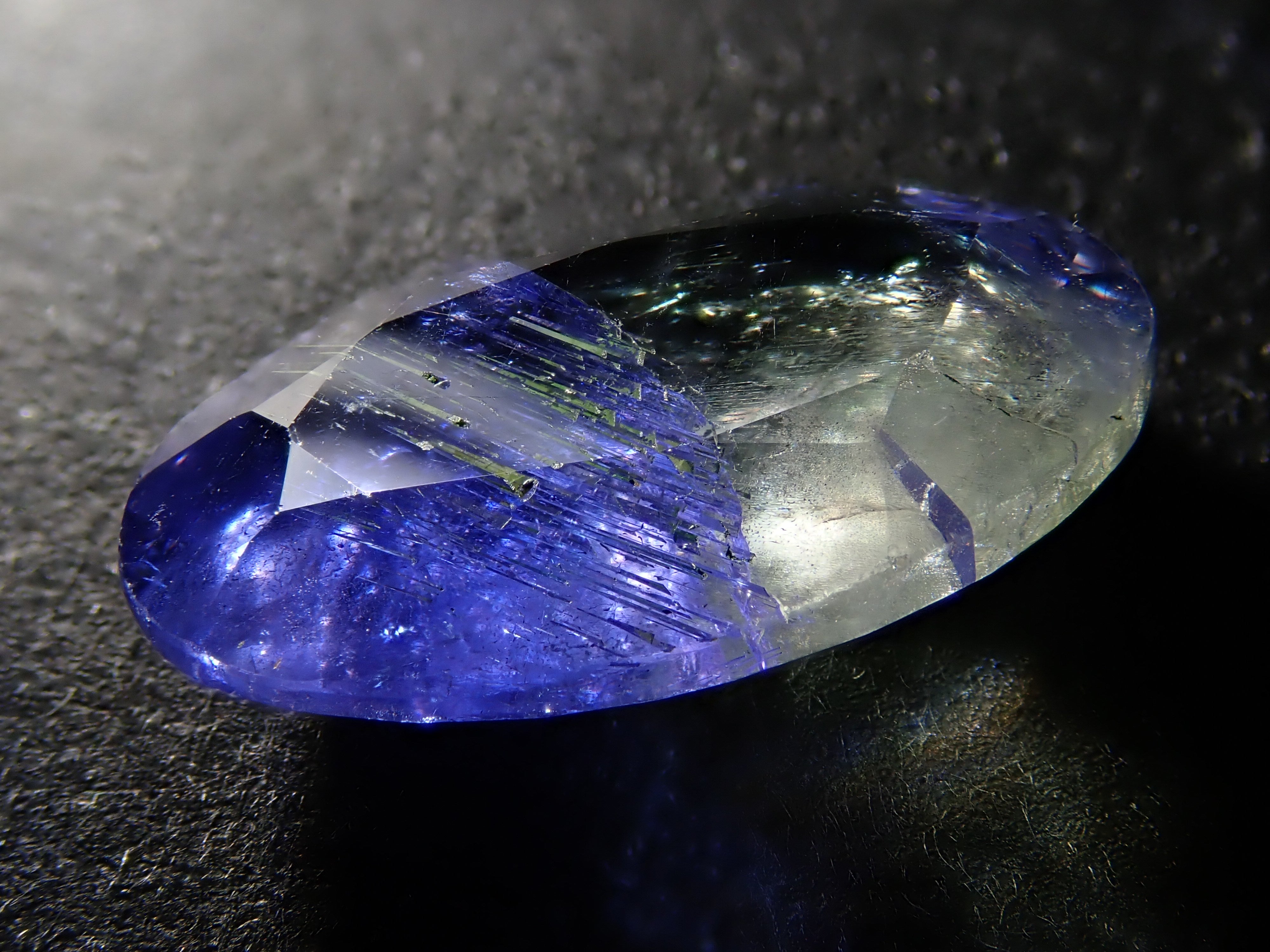 バイカラータンザナイト 6.351ctルース