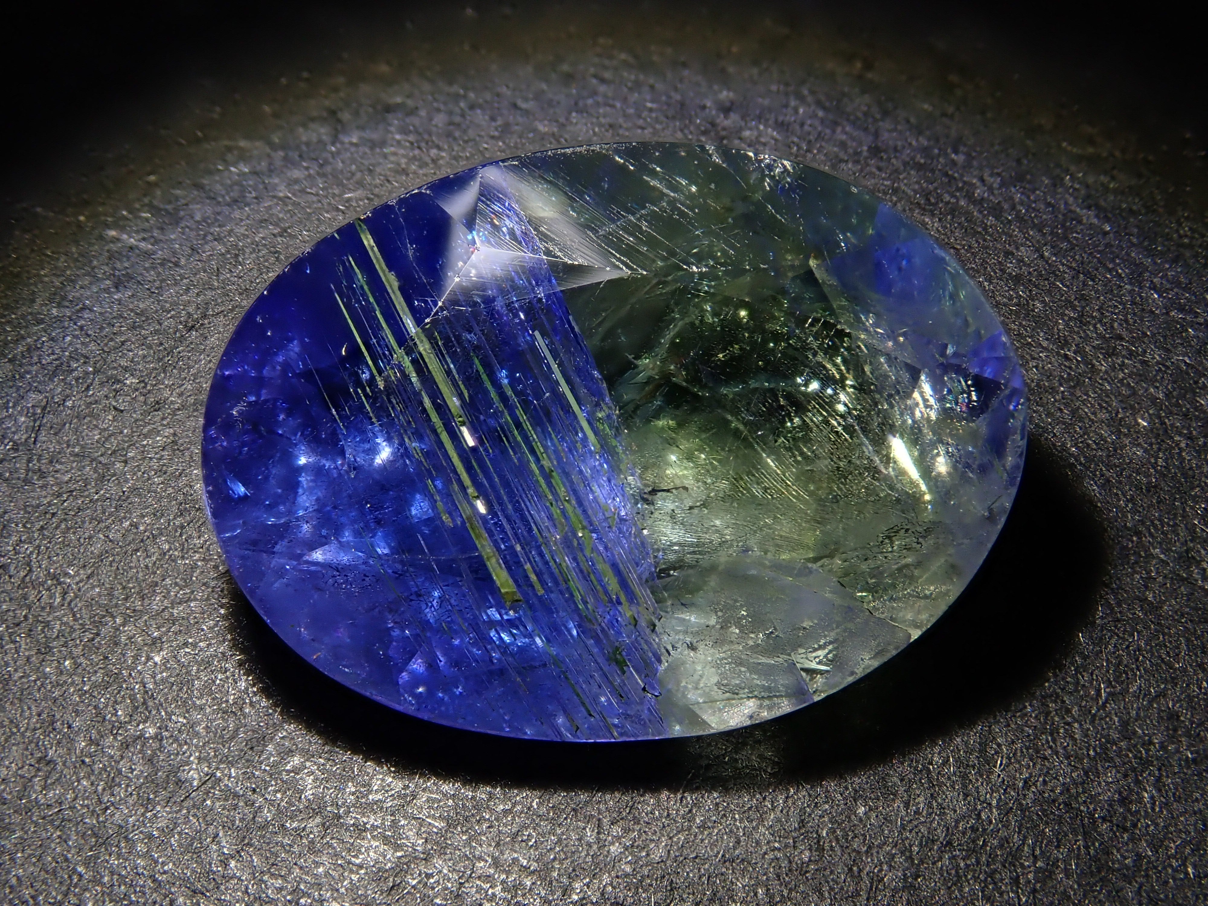 【12560872掲載】バイカラータンザナイト 6.351ctルース