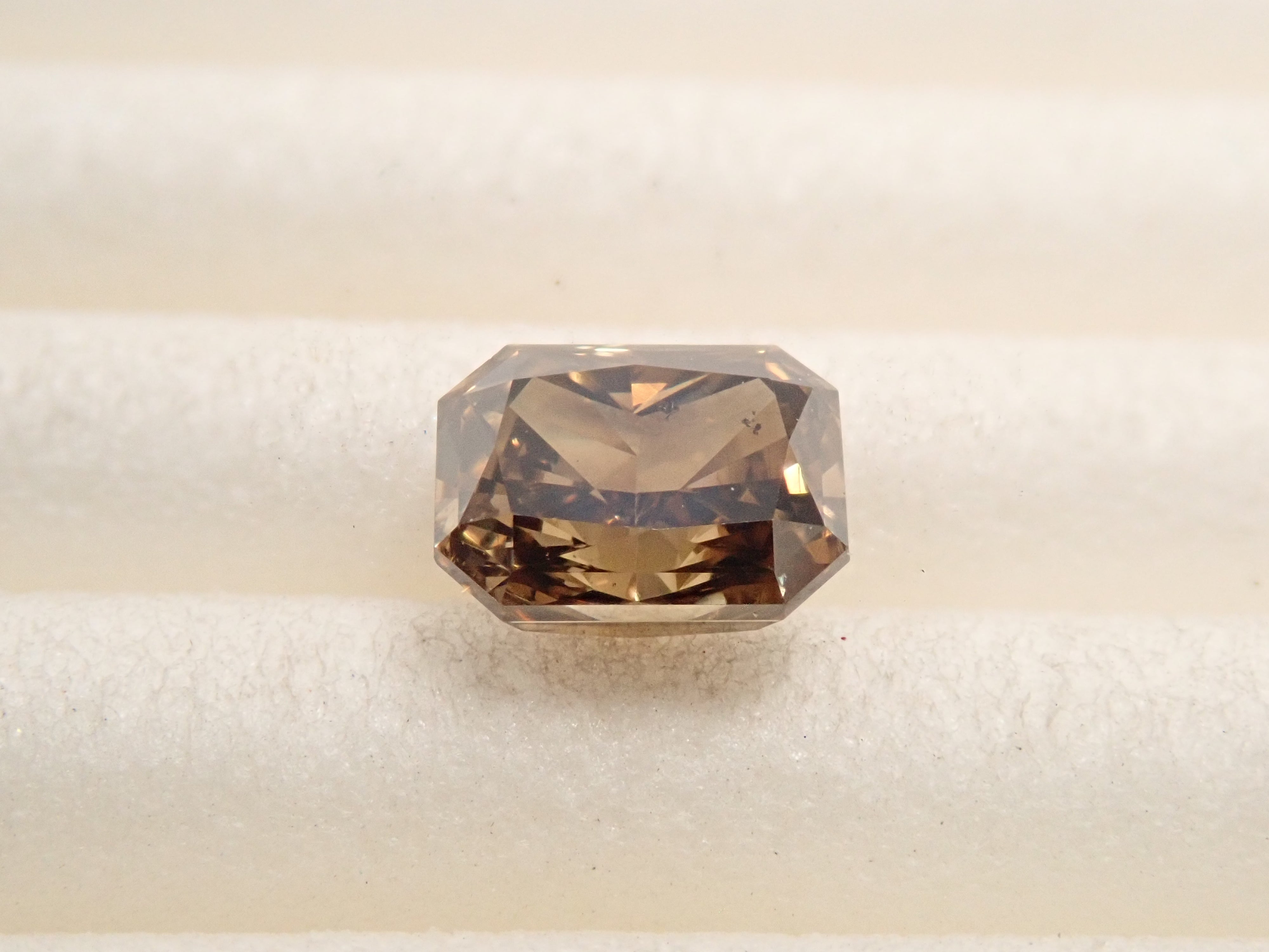 【32501864掲載】ブラウンダイヤモンド 0.531ctルース(FANCY DARK BROWN, SI-2)