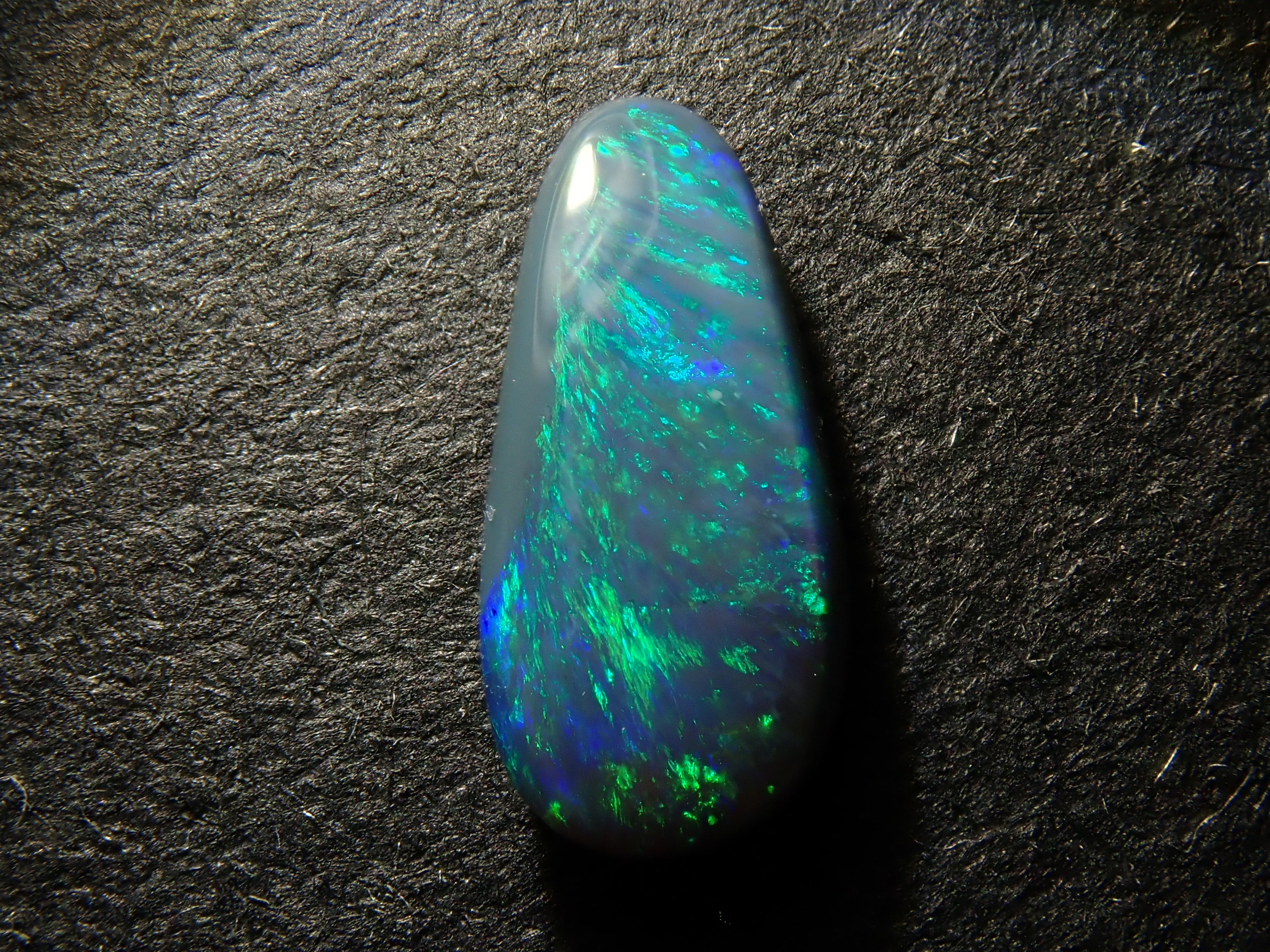 【12562546掲載】オーストラリア産ブラックオパール 0.362ctルース