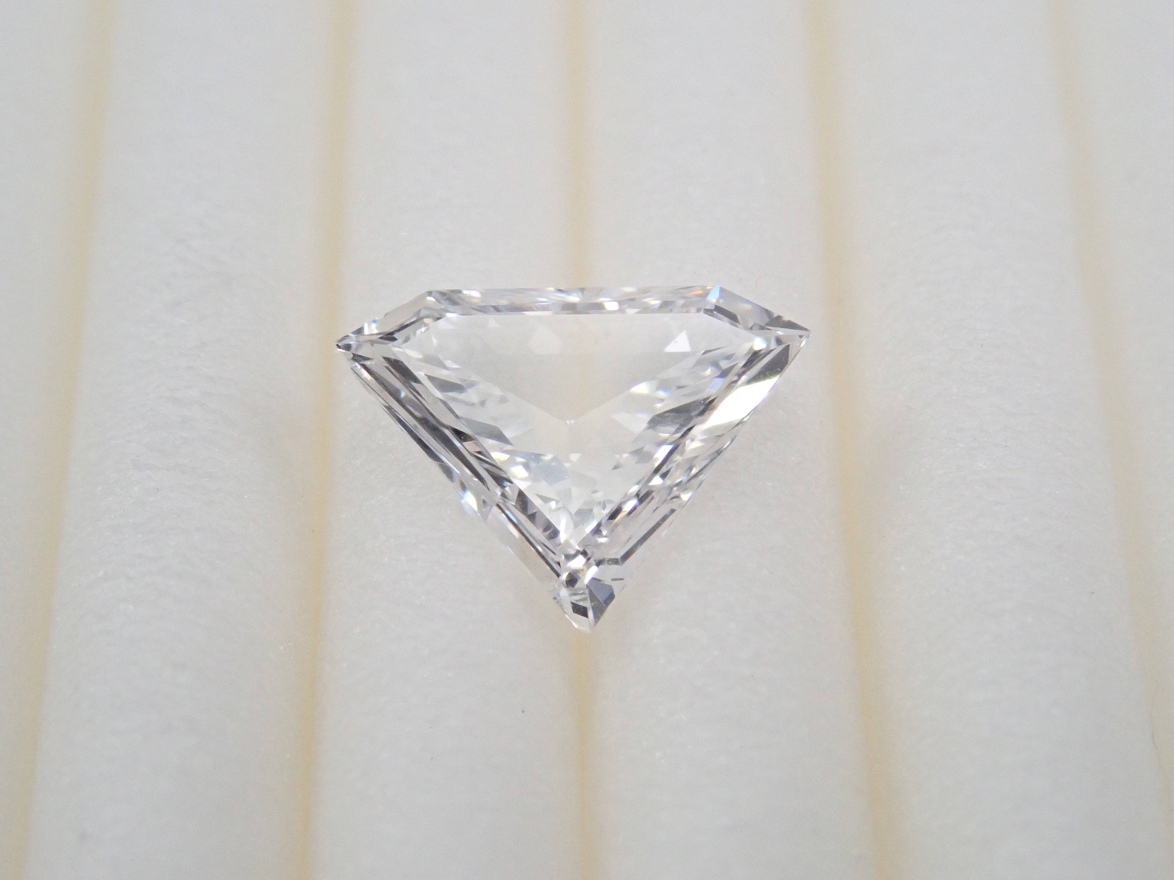 ダイヤモンド 0.320ctルース(D, VS2)