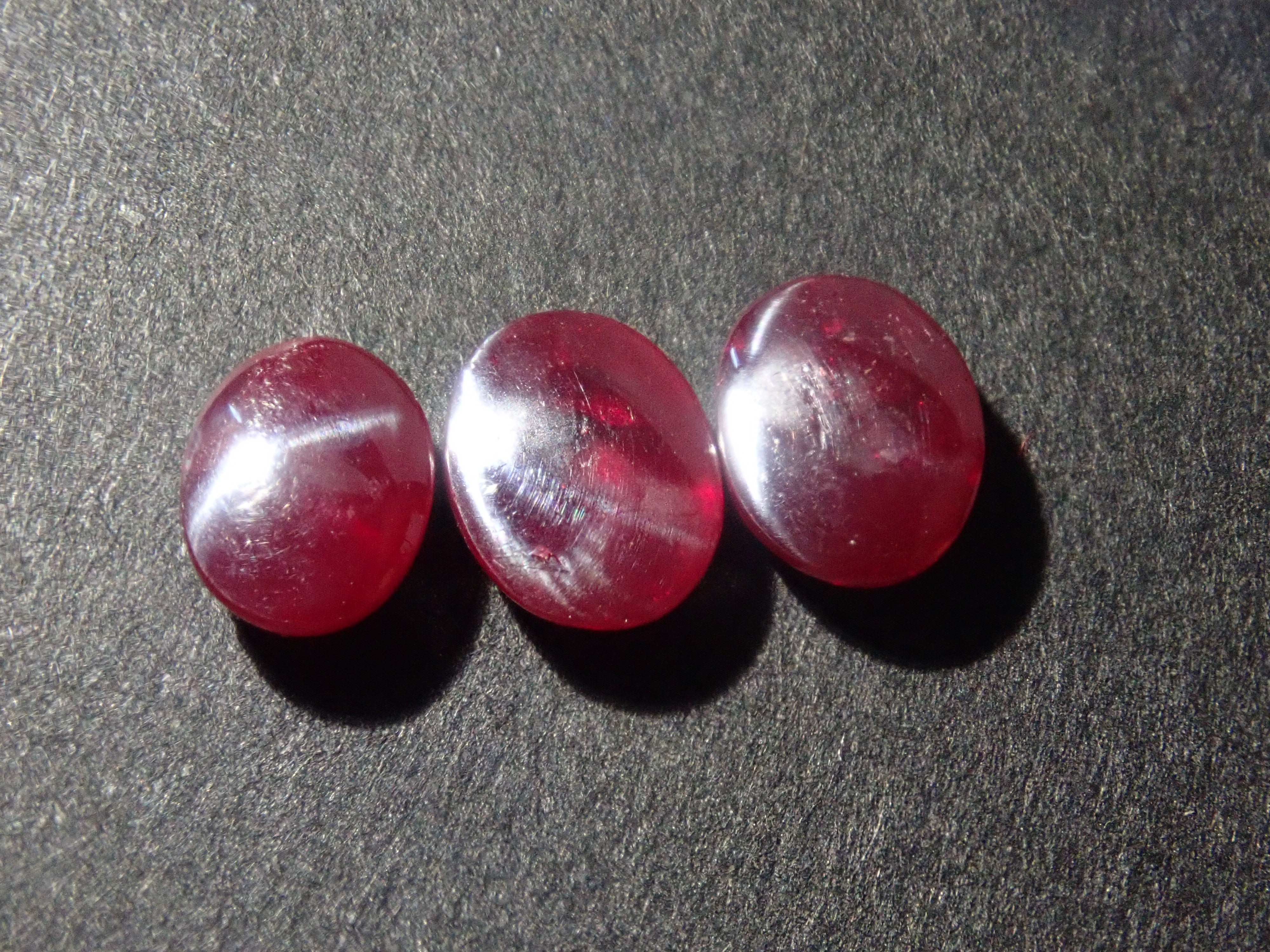 《Limited to 3 stones》Yunnan Cinnabar 1-Stone Loose Gemstone (Avg. 1.55ct, All stones with certificate)《Multiple purchase discount available》