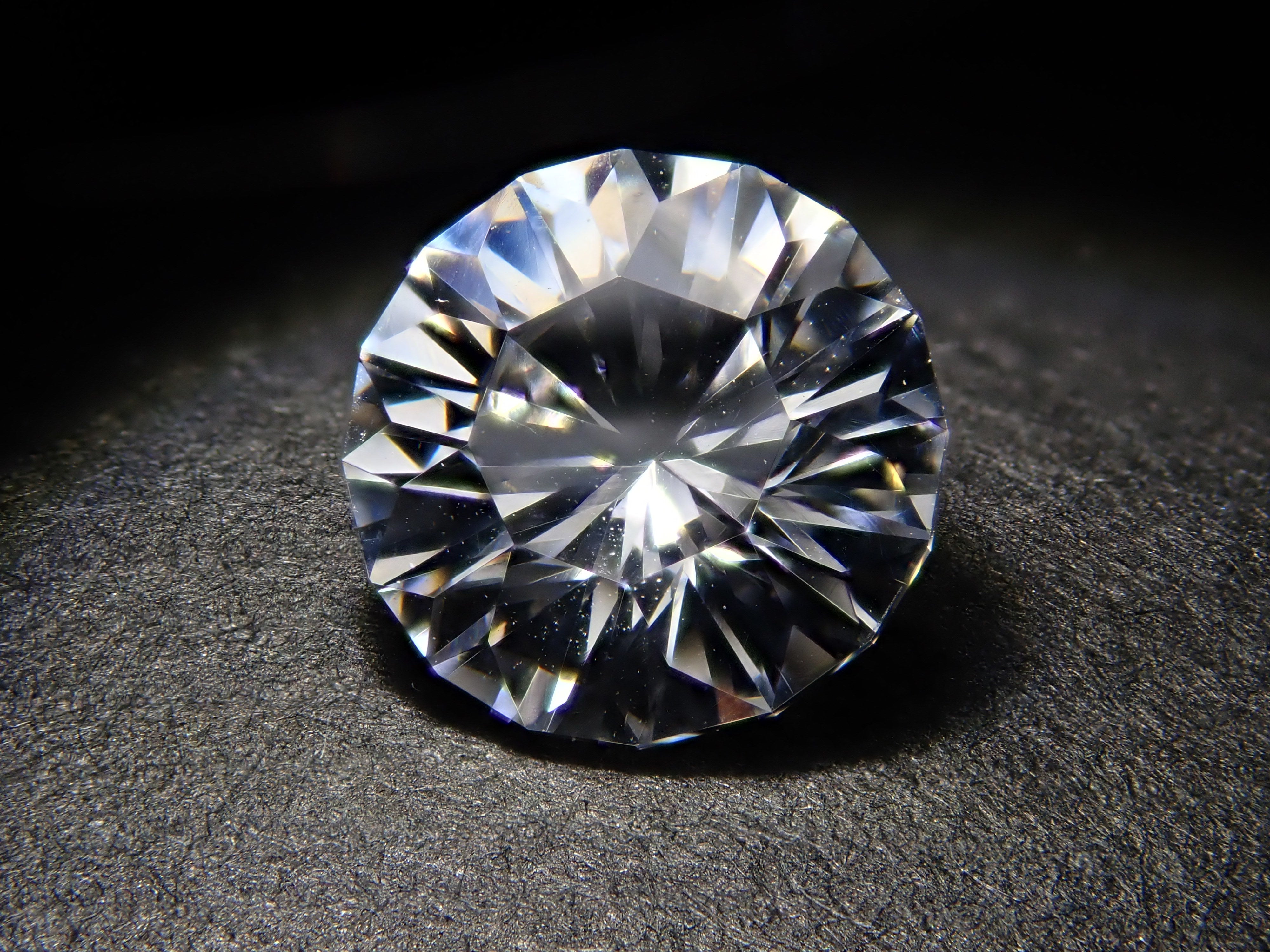 YAG(イットリウムアルミニウムガーネット) 1.171ctルース