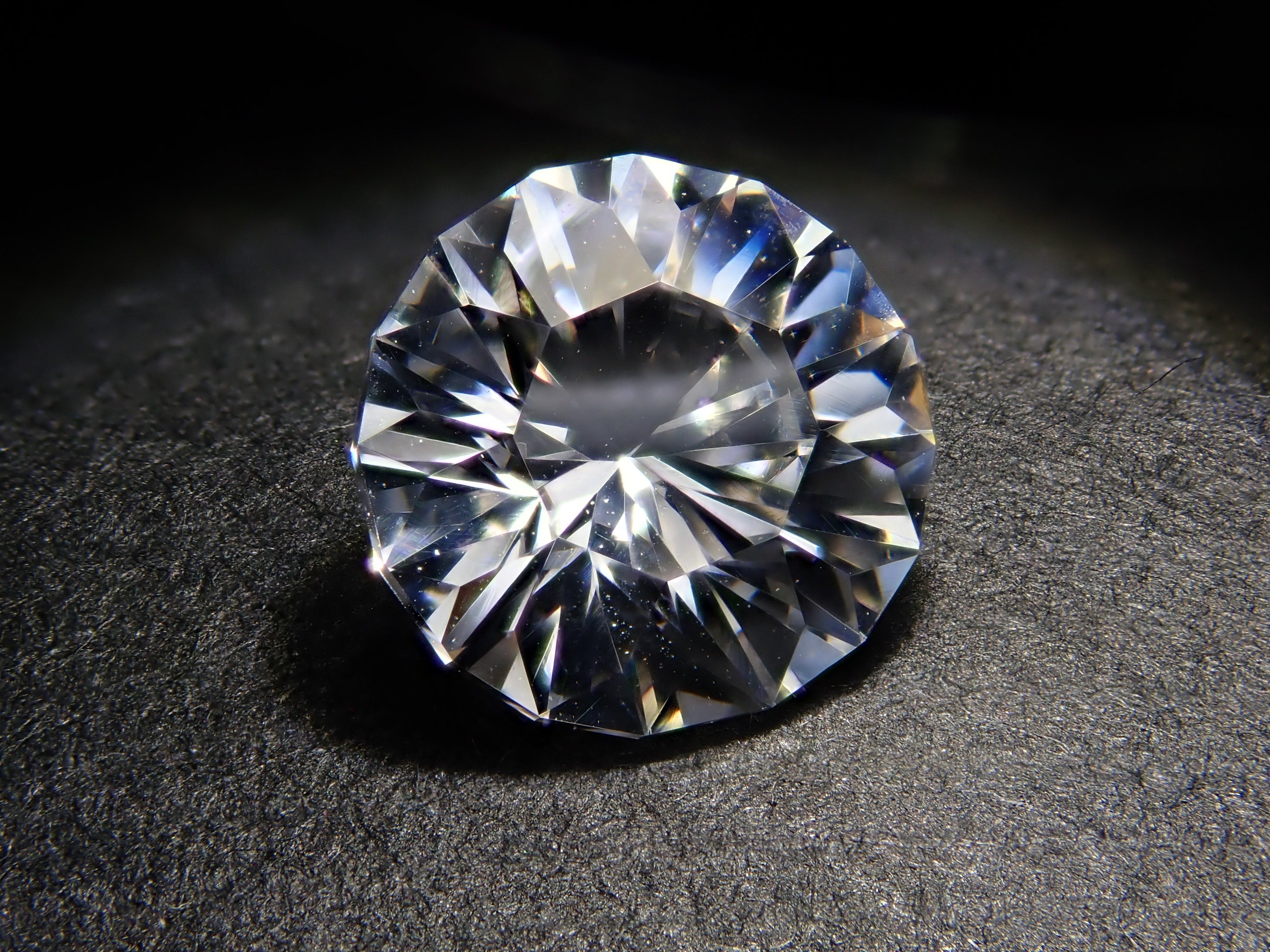 YAG(イットリウムアルミニウムガーネット) 1.171ctルース