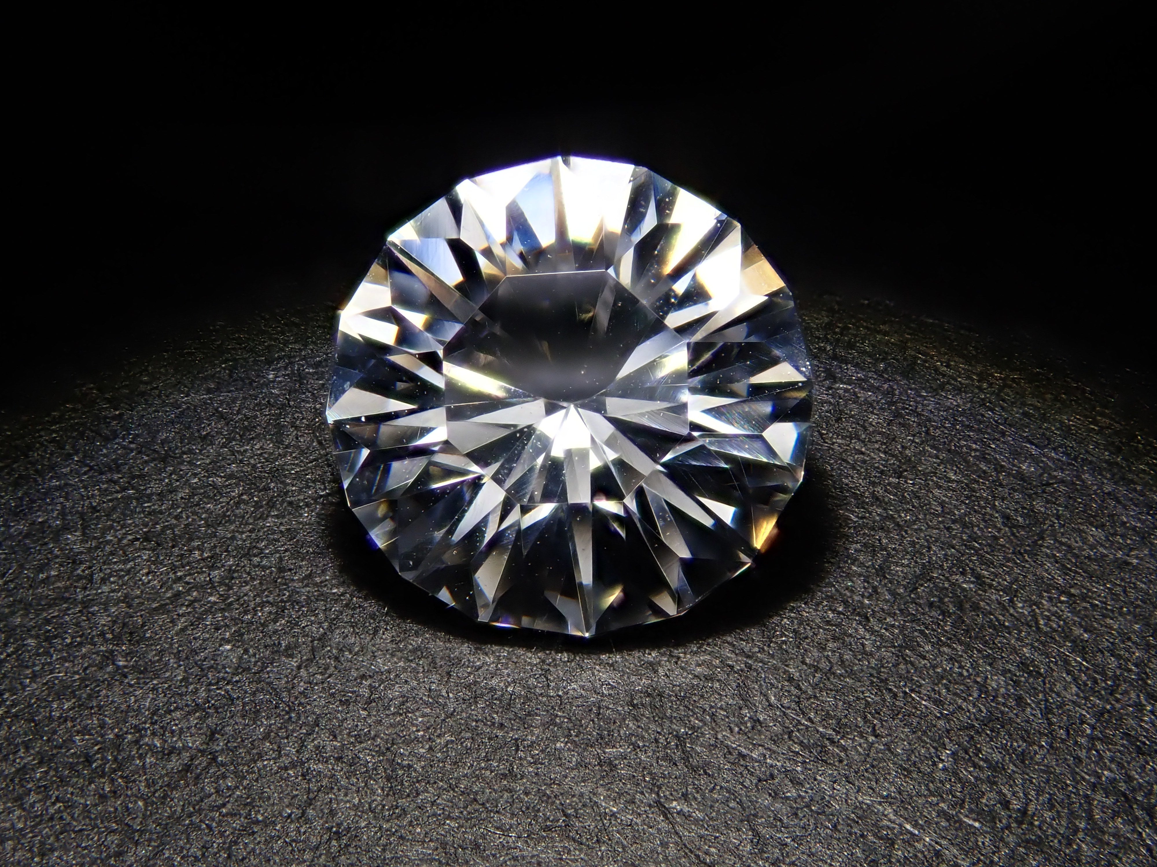 YAG(イットリウムアルミニウムガーネット) 1.171ctルース