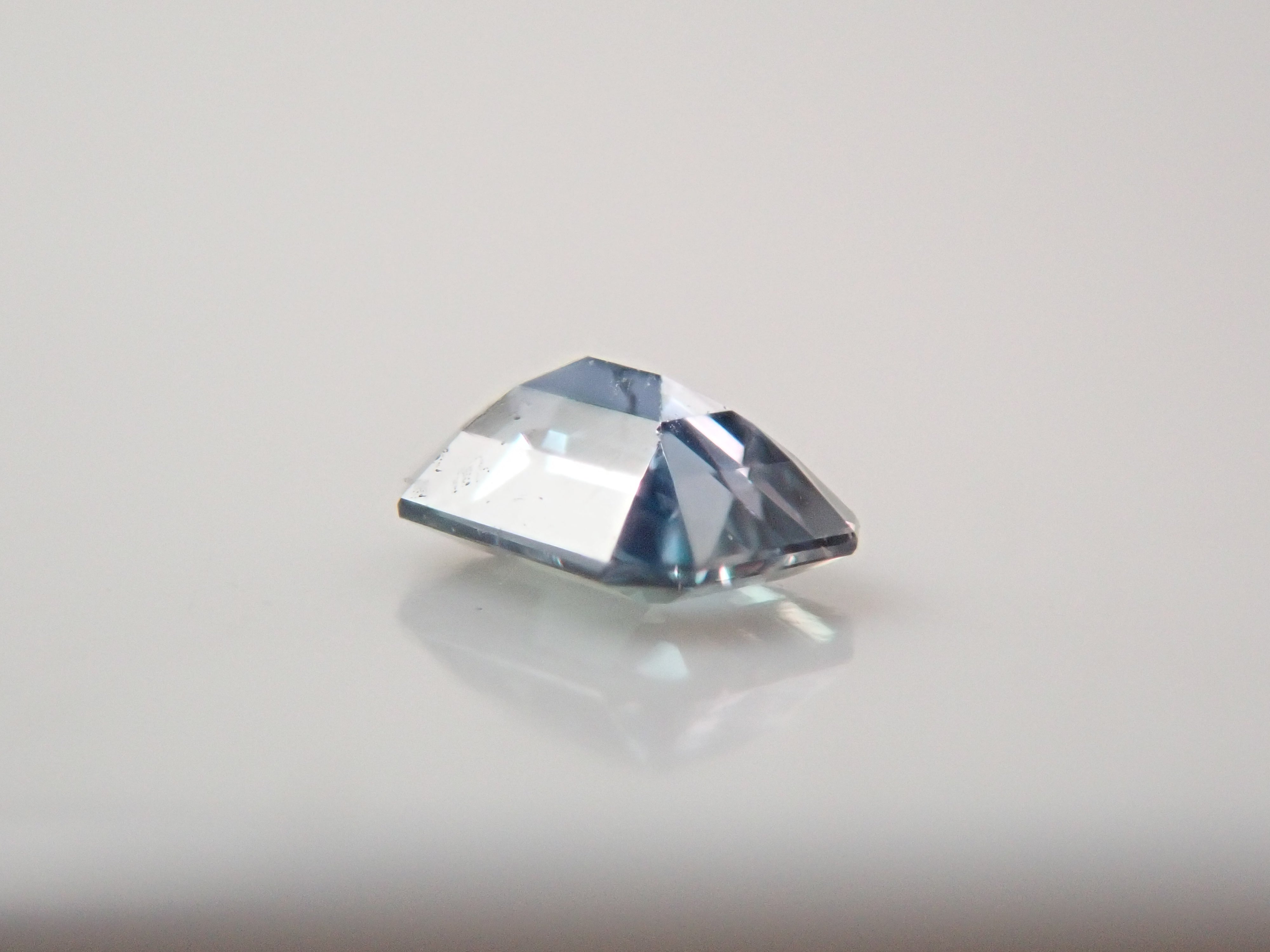 ブラジル産アレキサンドライト 0.066ctルース