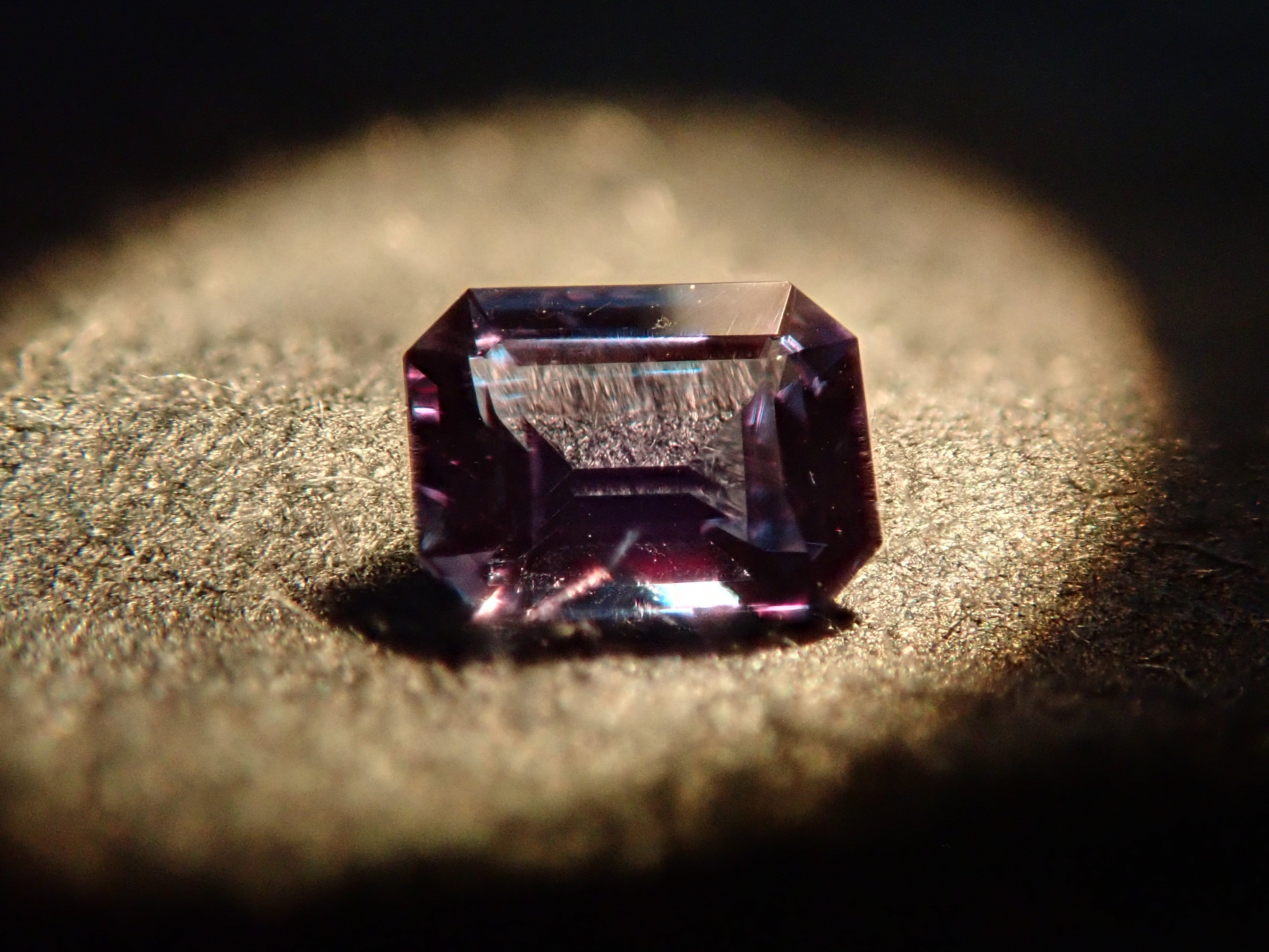 ブラジル産アレキサンドライト 0.066ctルース