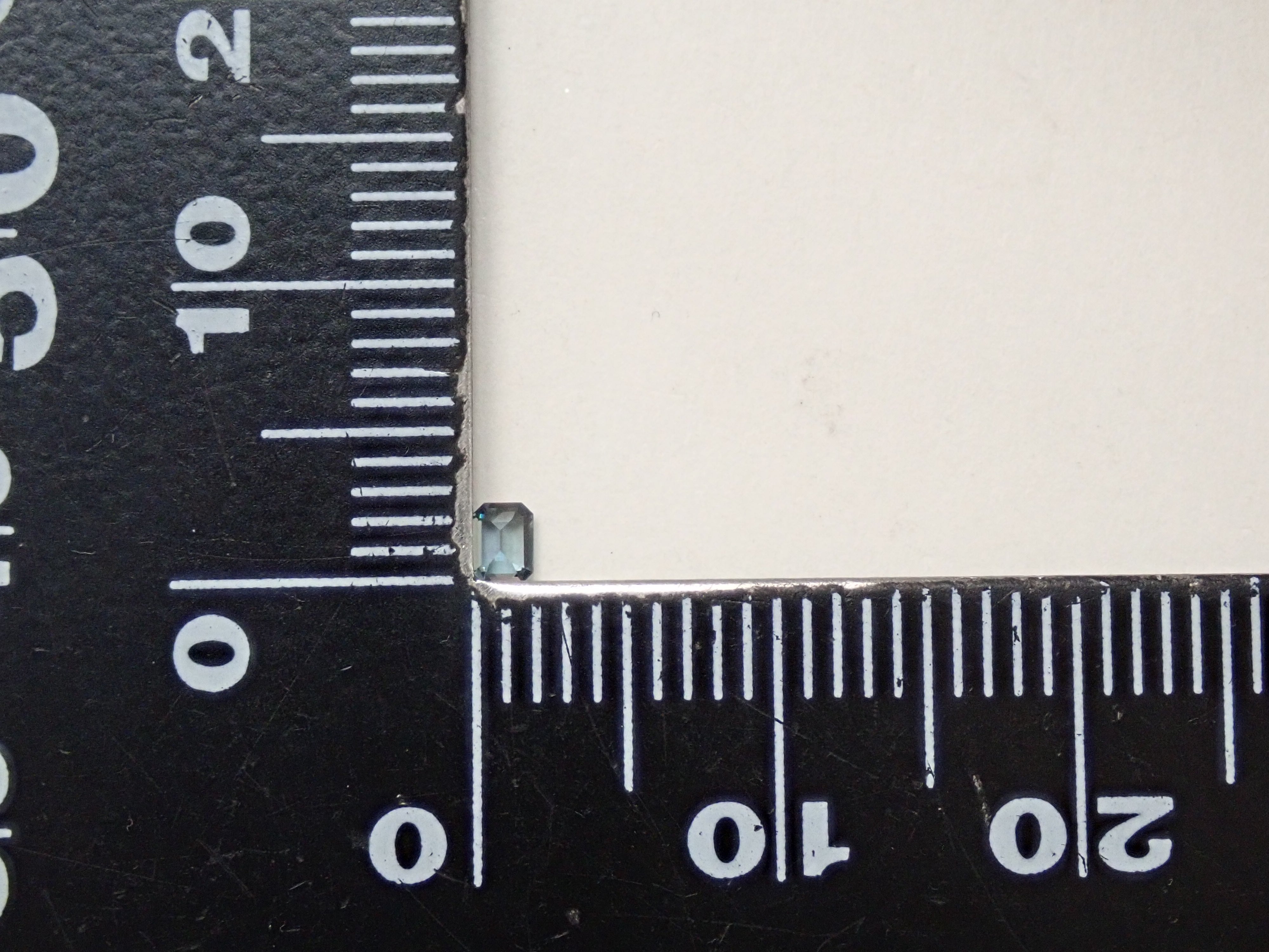 ブラジル産アレキサンドライト 0.066ctルース