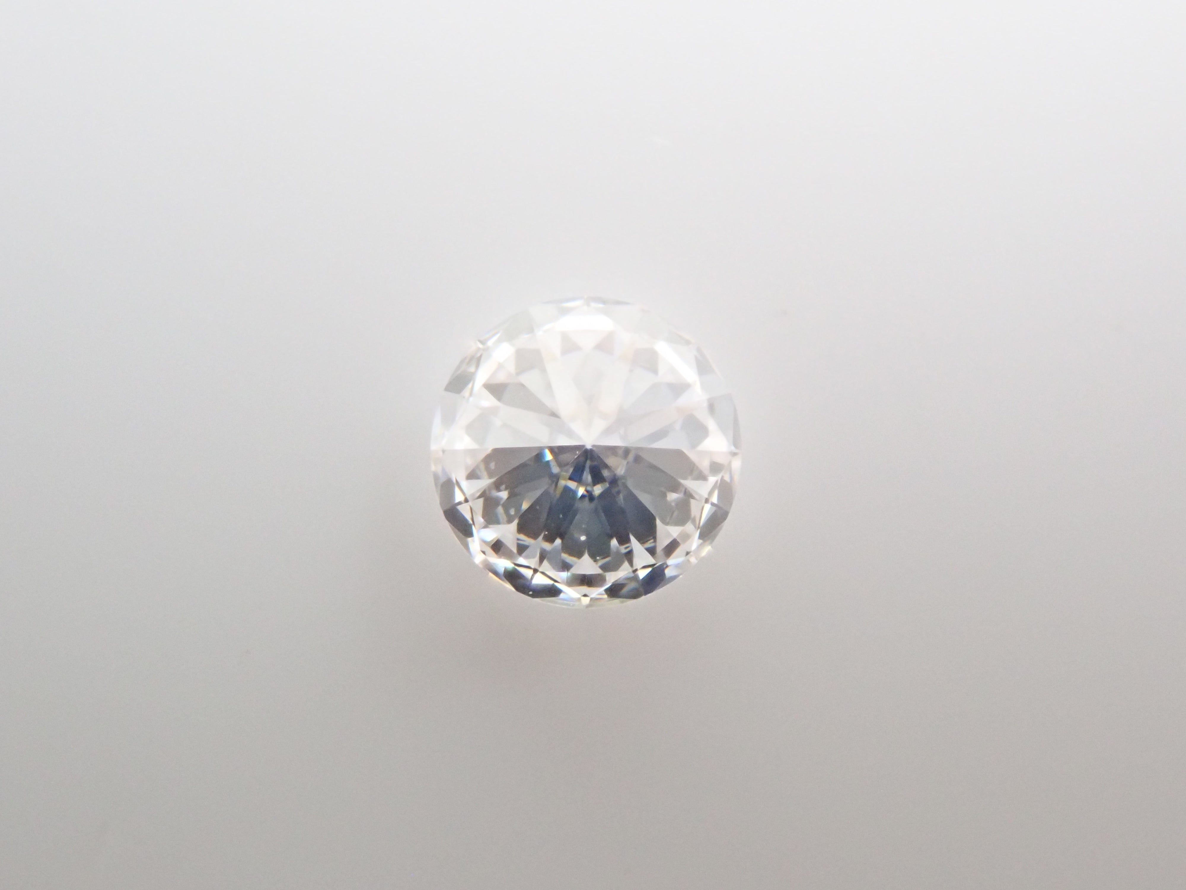 インターナリーフローレスダイヤモンド 4mm/0.240ctルース(E, IF) GIA