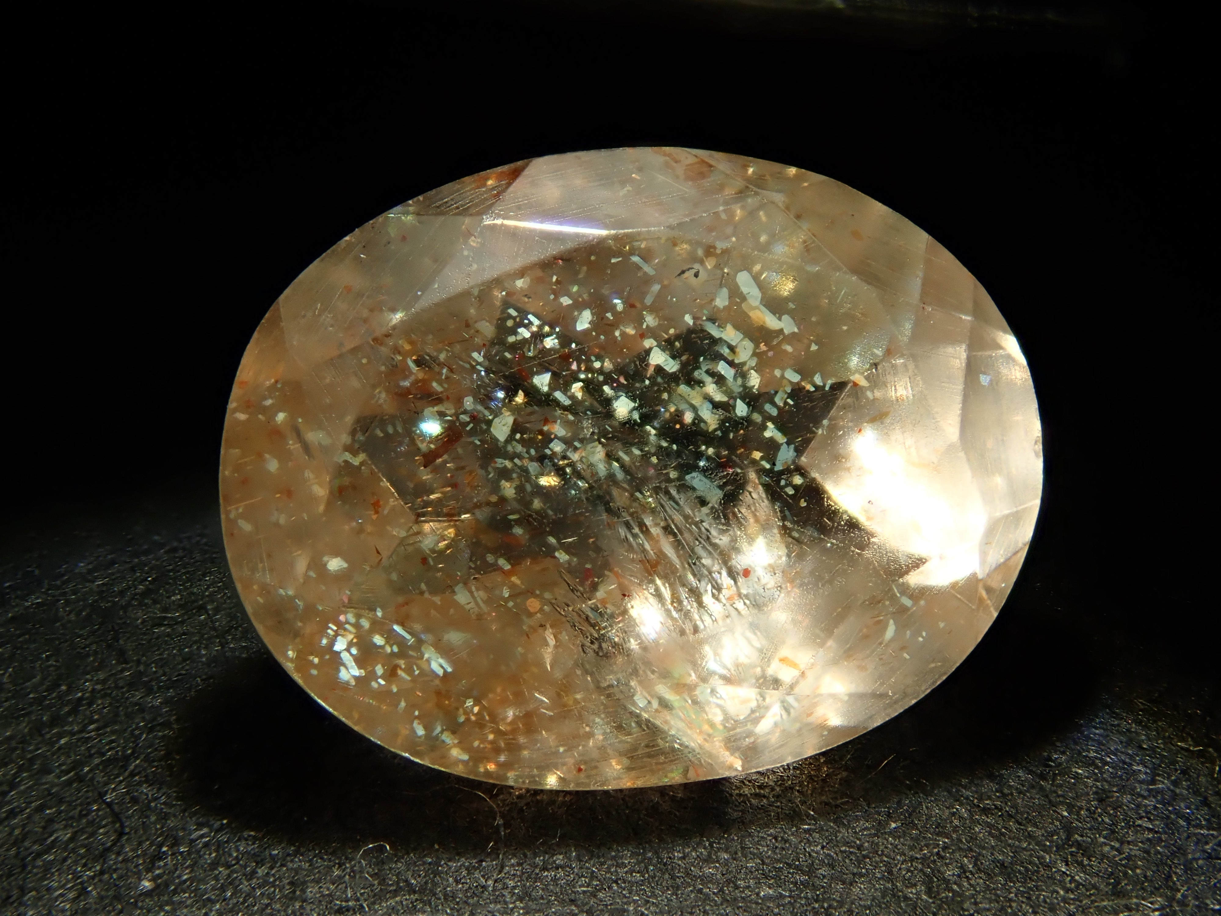 サンストーン(イリュージョンサンストーン) 1.934ctルース