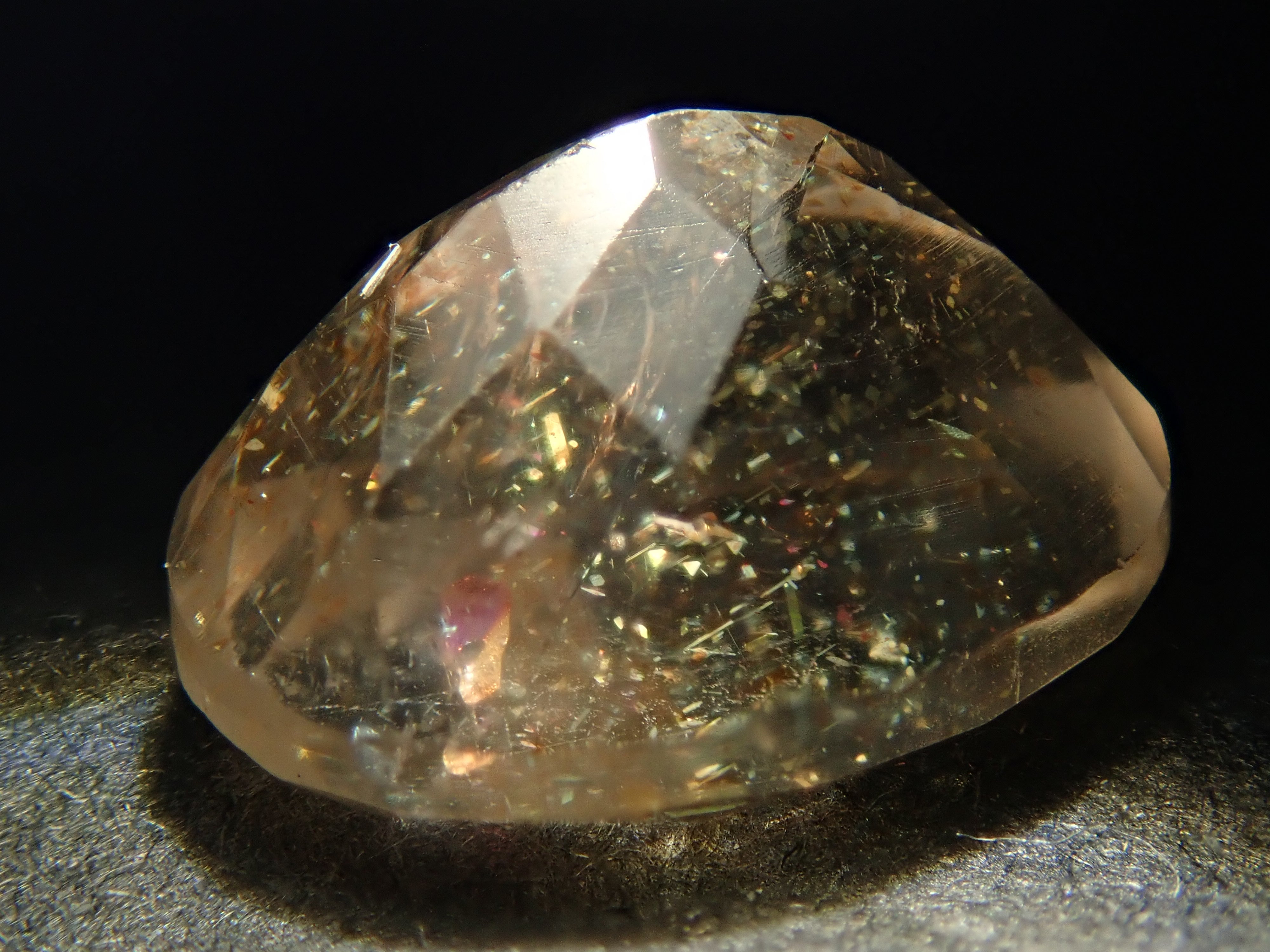 サンストーン(イリュージョンサンストーン) 1.934ctルース