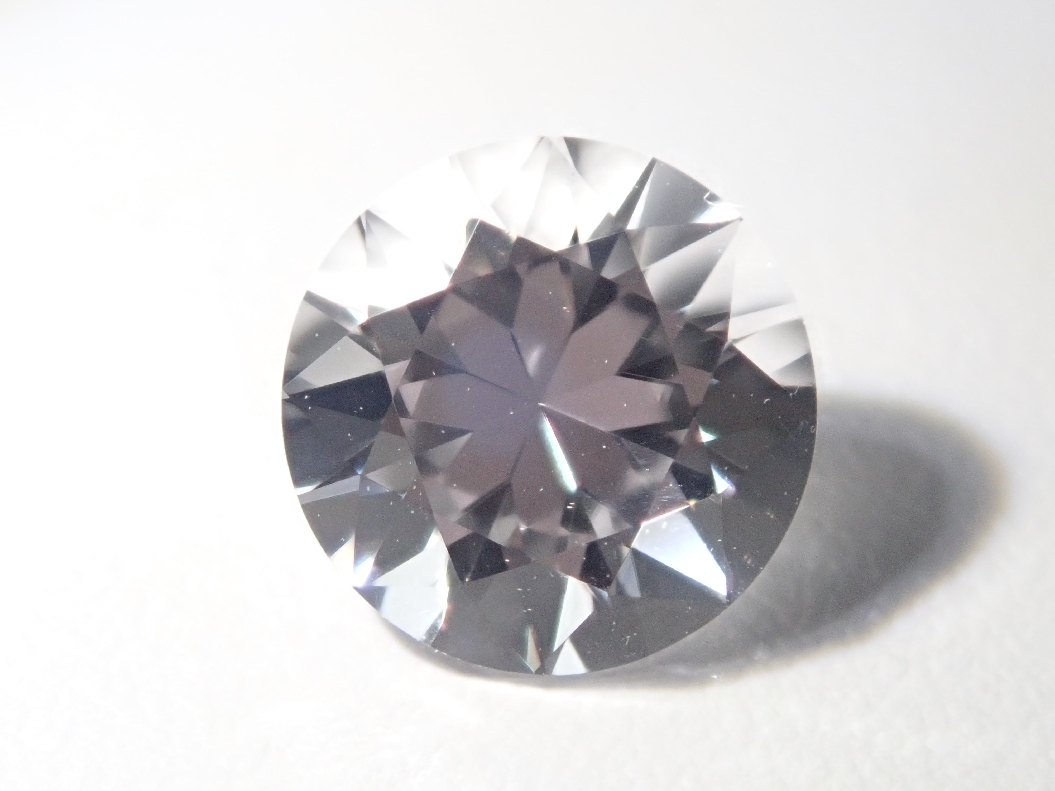 ロシア産フェナカイト 6.6mm/1.058ctルース