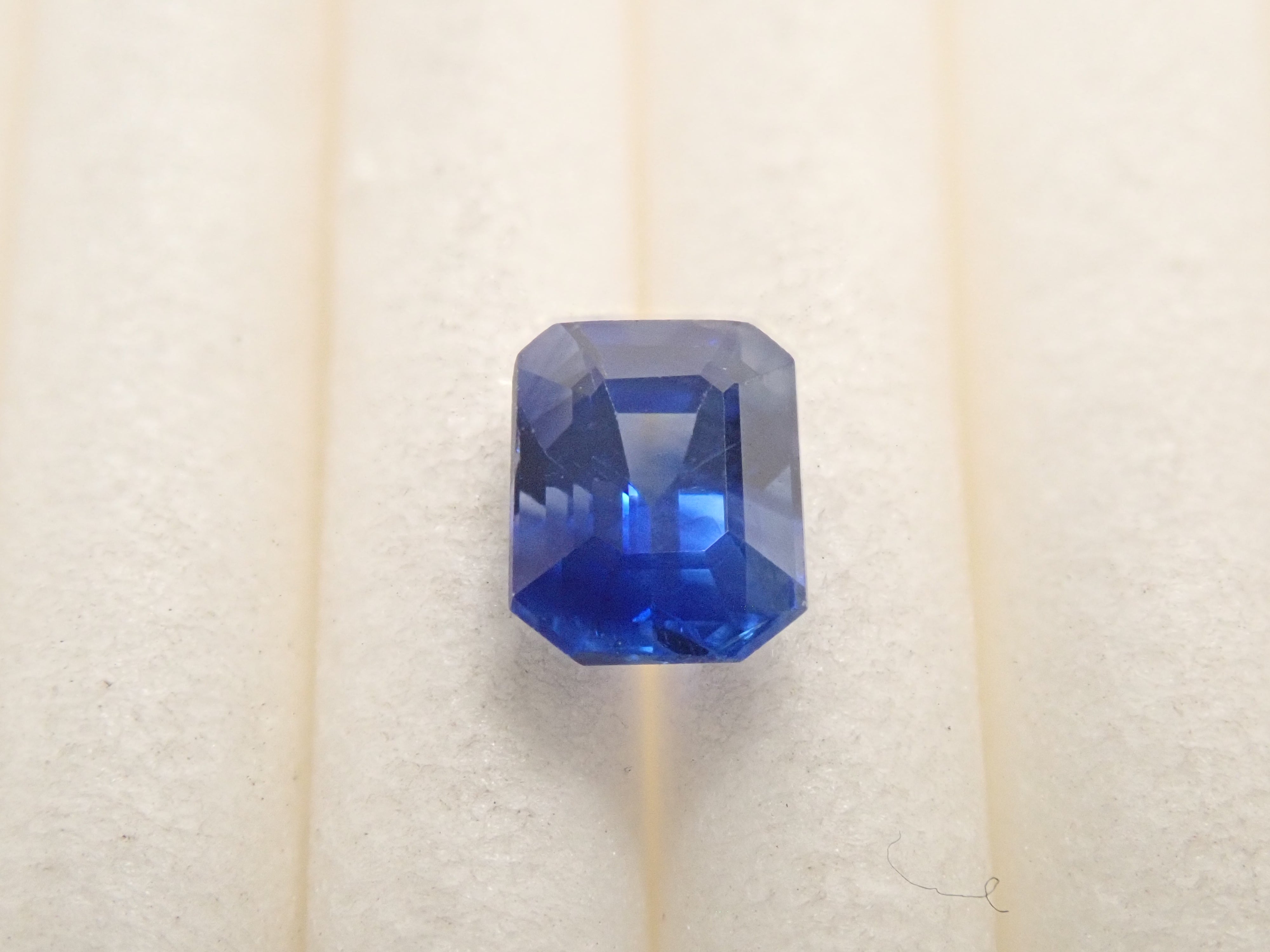 【12562678掲載】スリランカ産ブルーサファイア 0.517ctルース