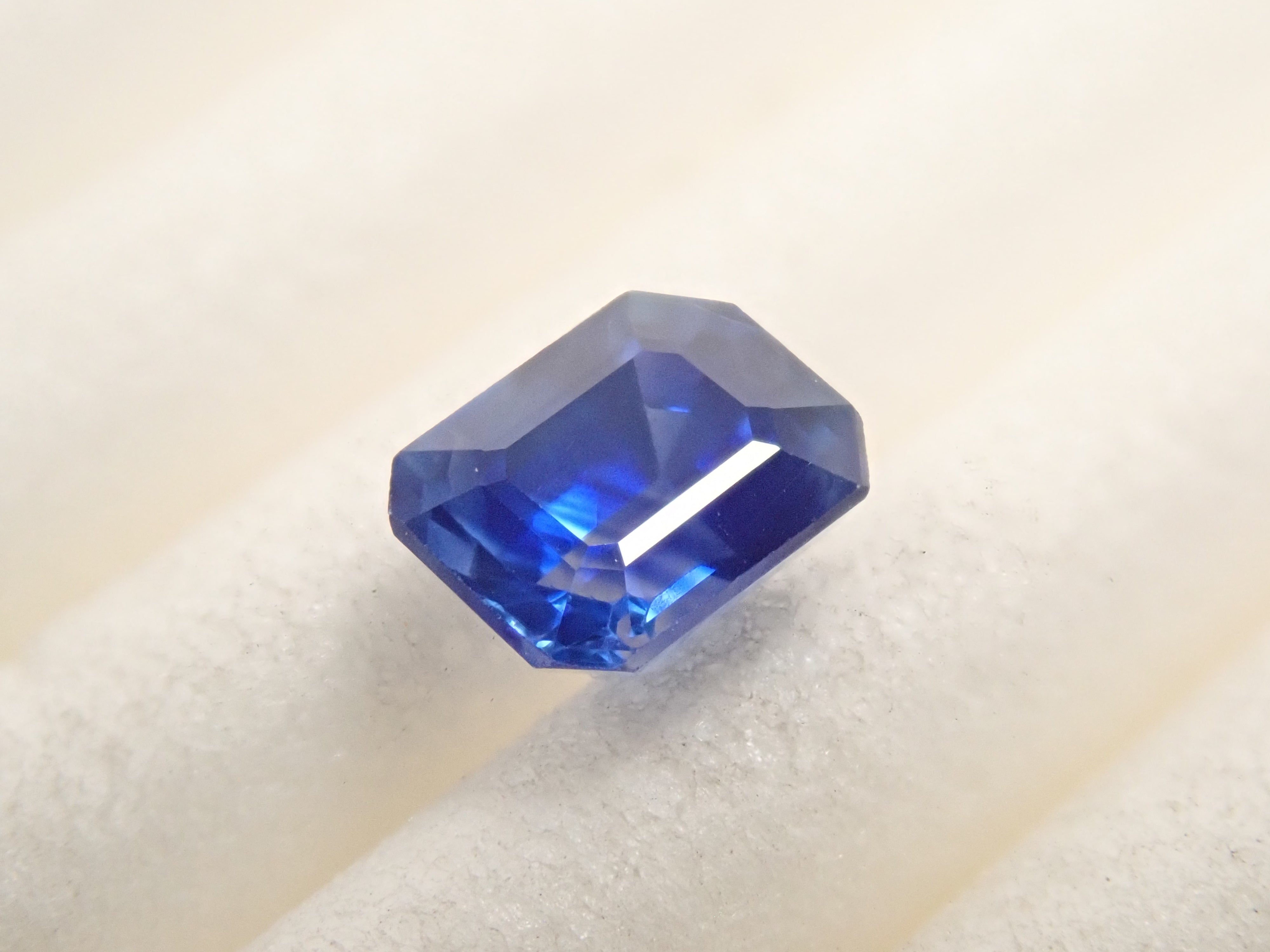【12562678掲載】スリランカ産ブルーサファイア 0.517ctルース