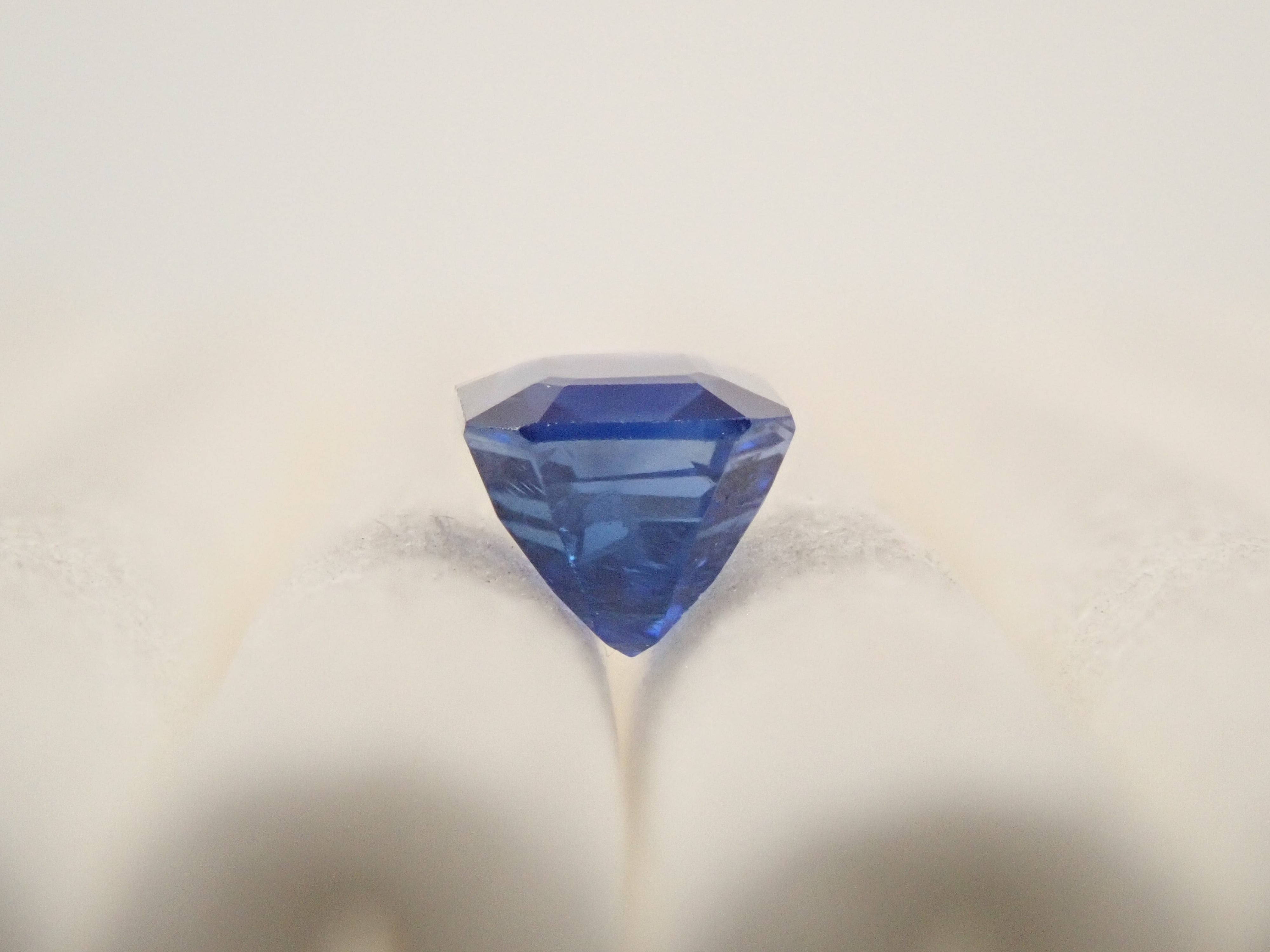 【12562678掲載】スリランカ産ブルーサファイア 0.517ctルース