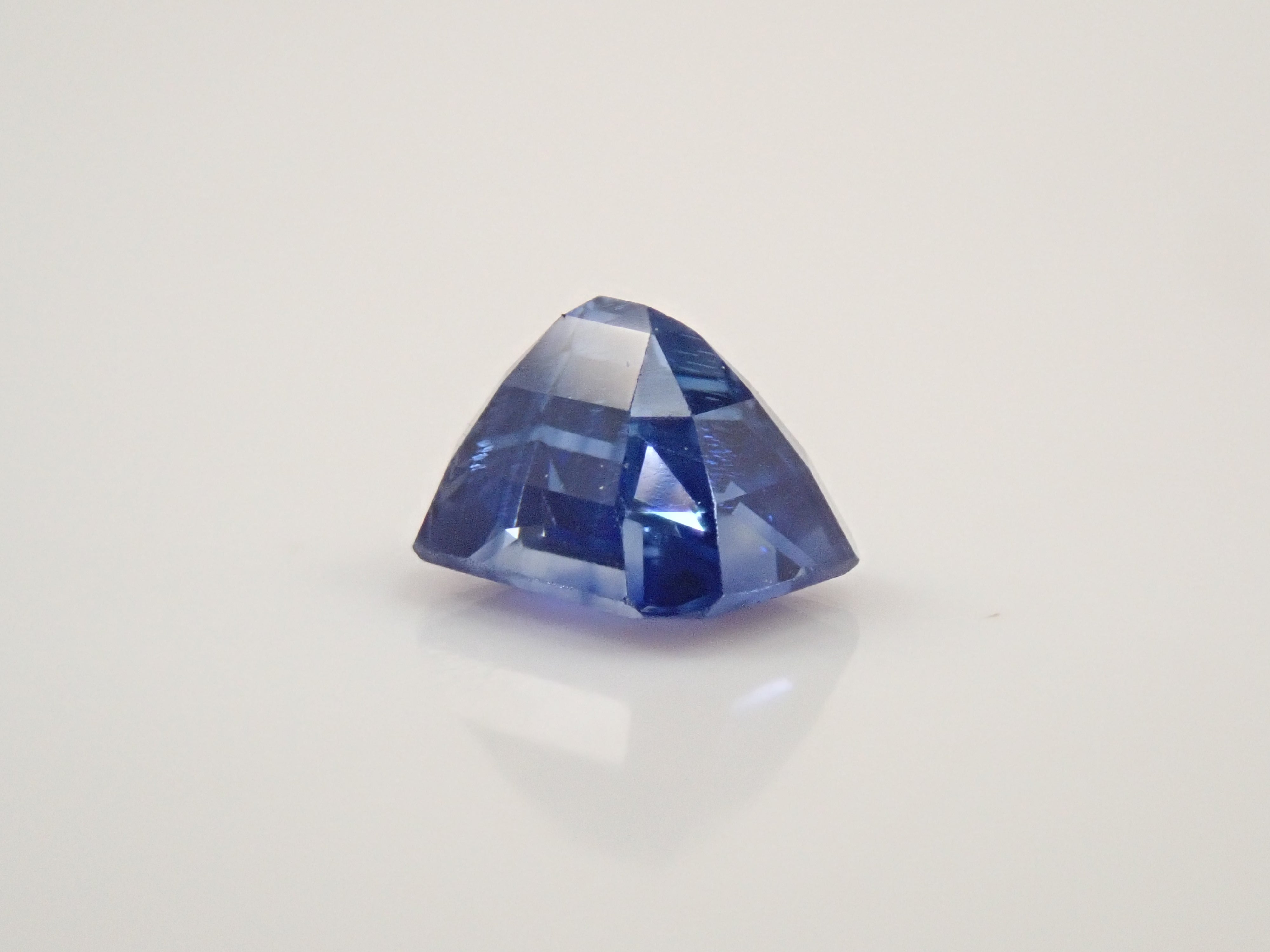 【12562678掲載】スリランカ産ブルーサファイア 0.517ctルース