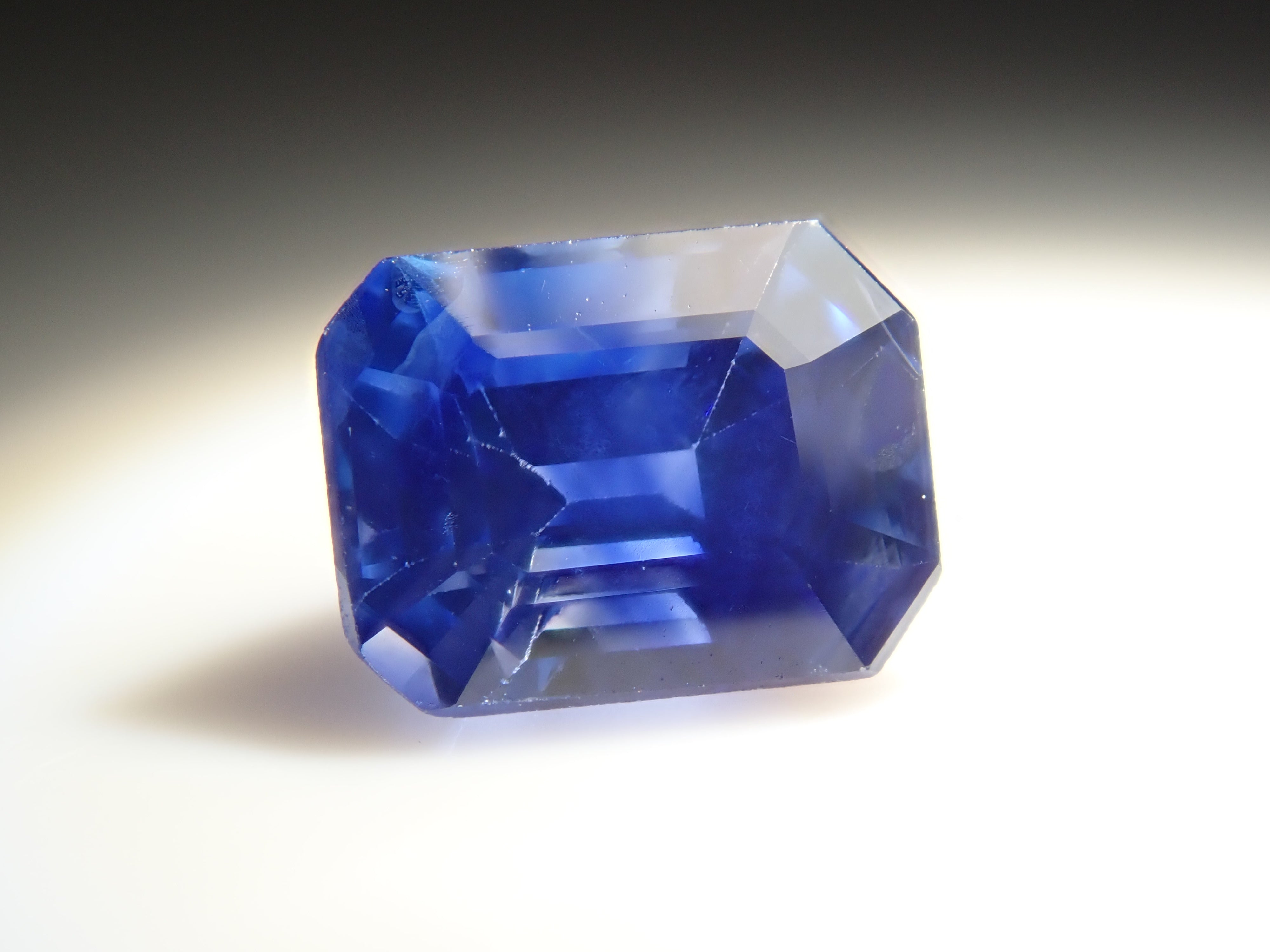 【12562678掲載】スリランカ産ブルーサファイア 0.517ctルース