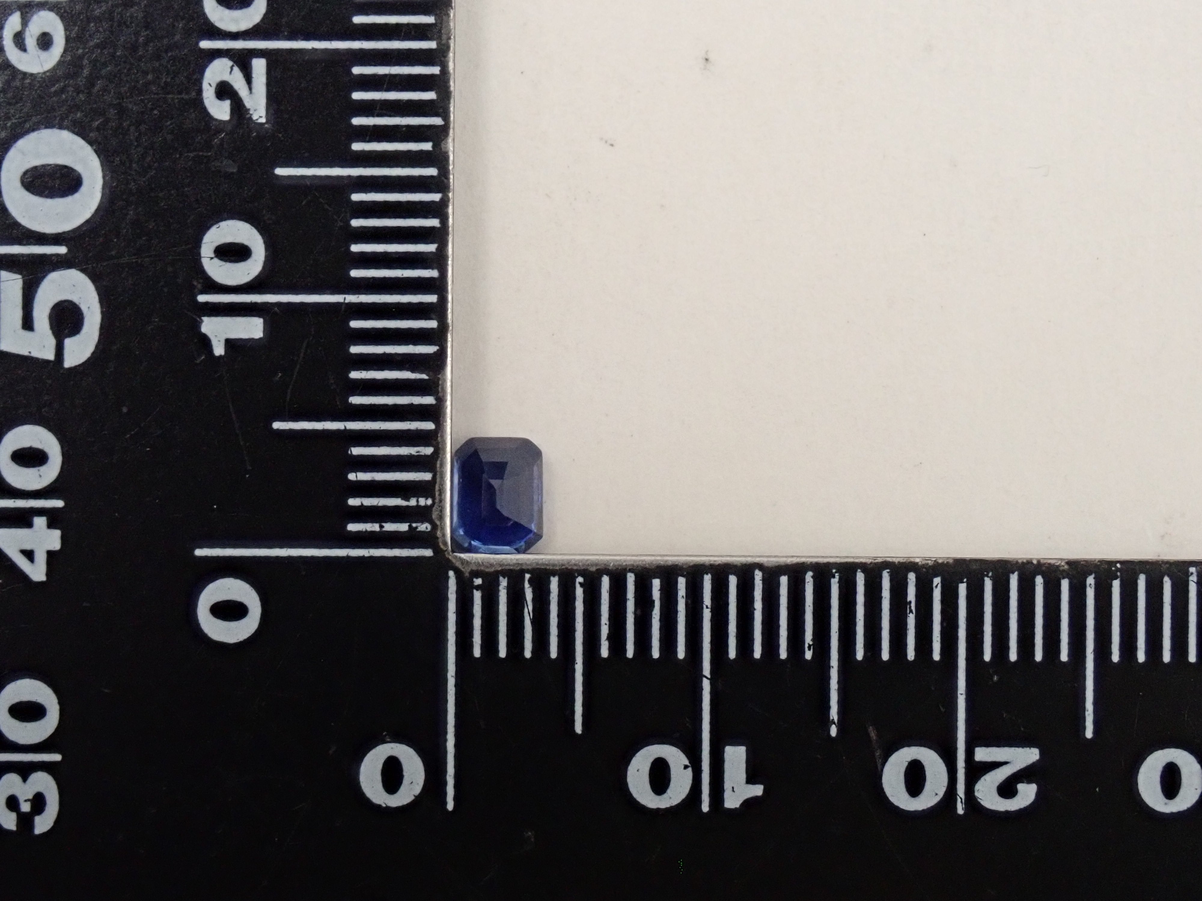 【12562678掲載】スリランカ産ブルーサファイア 0.517ctルース